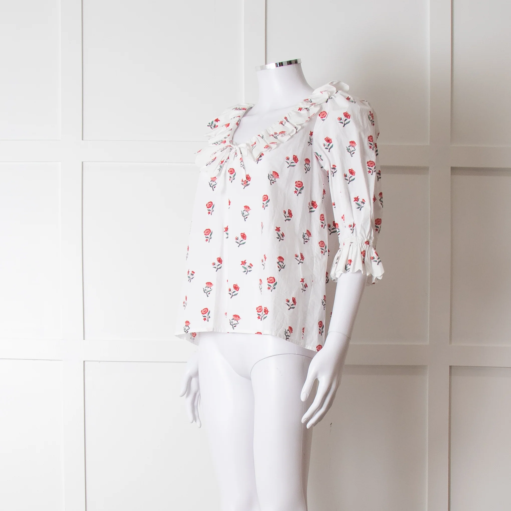 Pink City Prints White Red Blossom Scallop Trim Top - Image 2