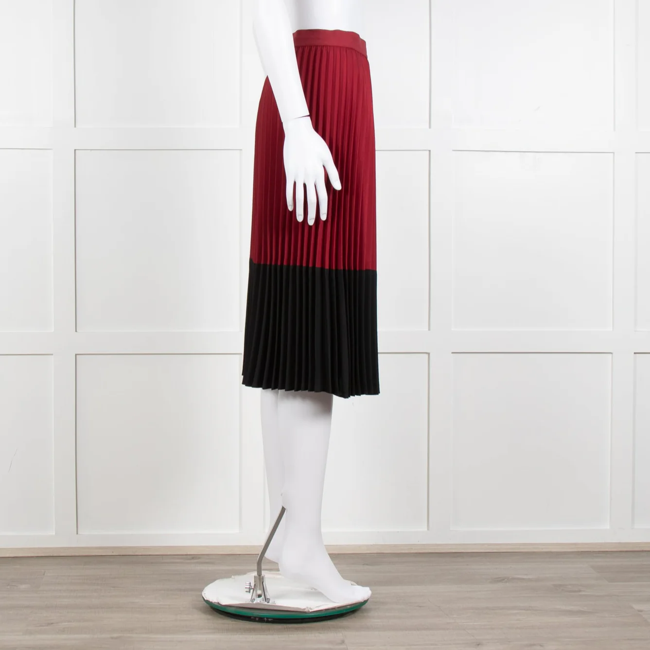 Pinko Burgundy Pleated Skirt With Black Hem - Image 7