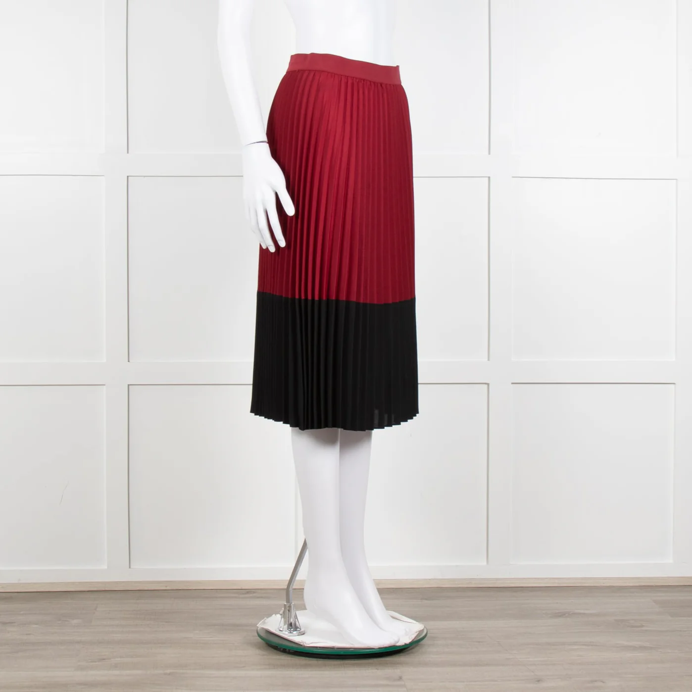 Pinko Burgundy Pleated Skirt With Black Hem - Image 8
