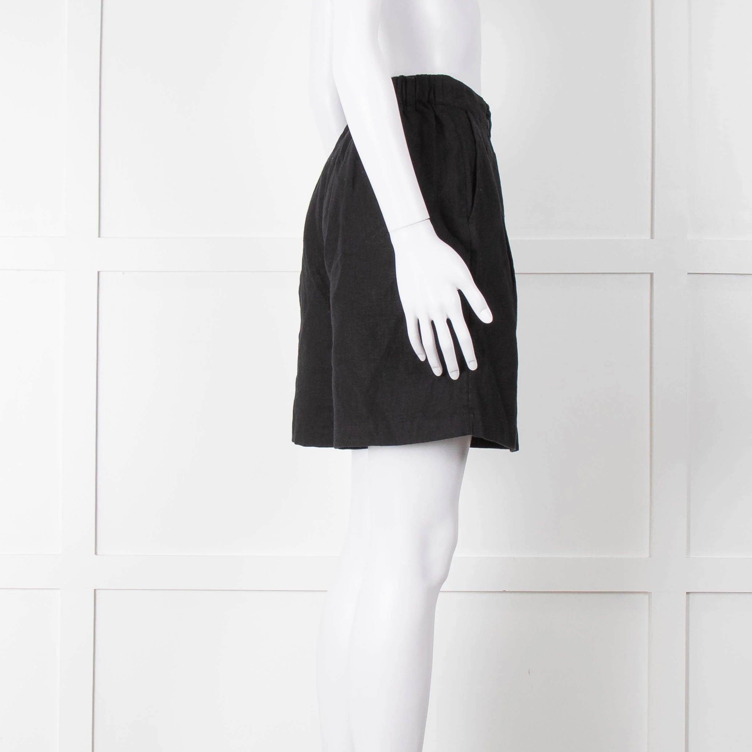 Posse Black Linen Pleated Front Shorts - Image 3