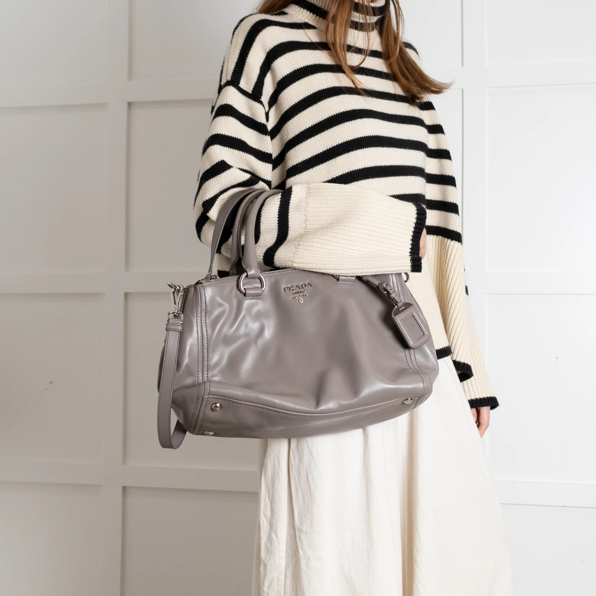 Prada Grey Leather Shoulder Strap Handbag - Image 5
