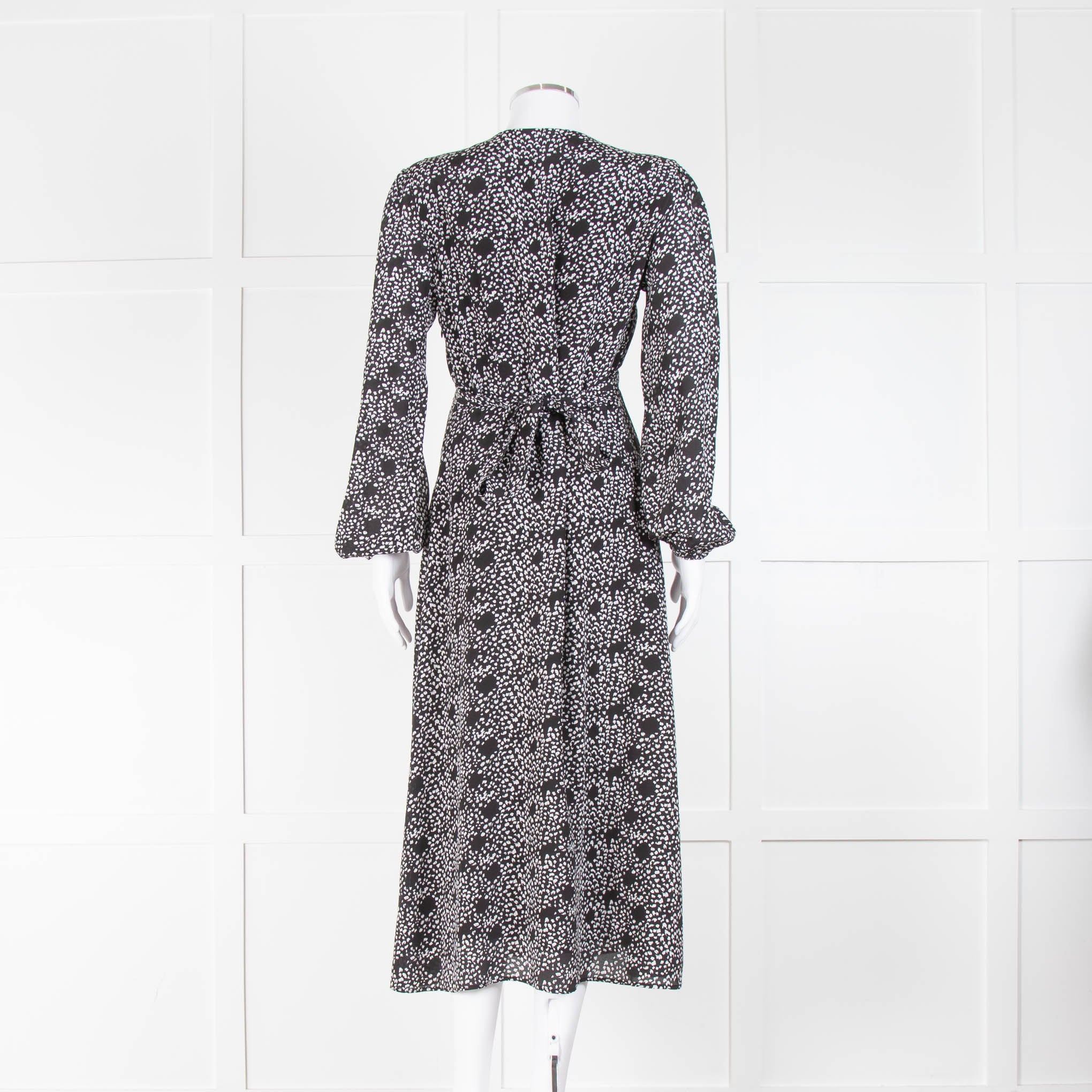 Pyrus Black and White Fleck Midi Dress with Tie Waist - Image 3