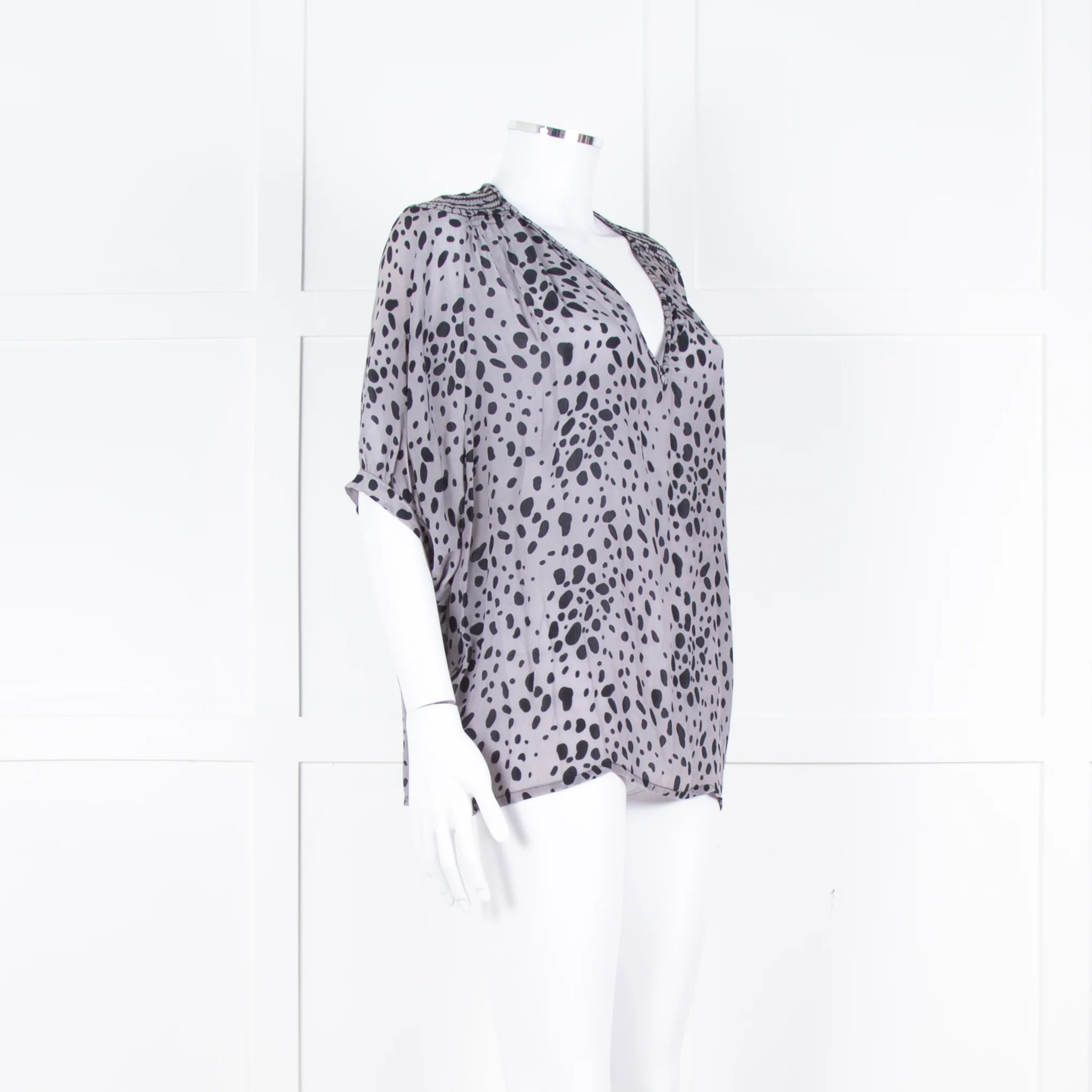 Pyrus Grey Black Pattern Short Sleeve Top - Image 2