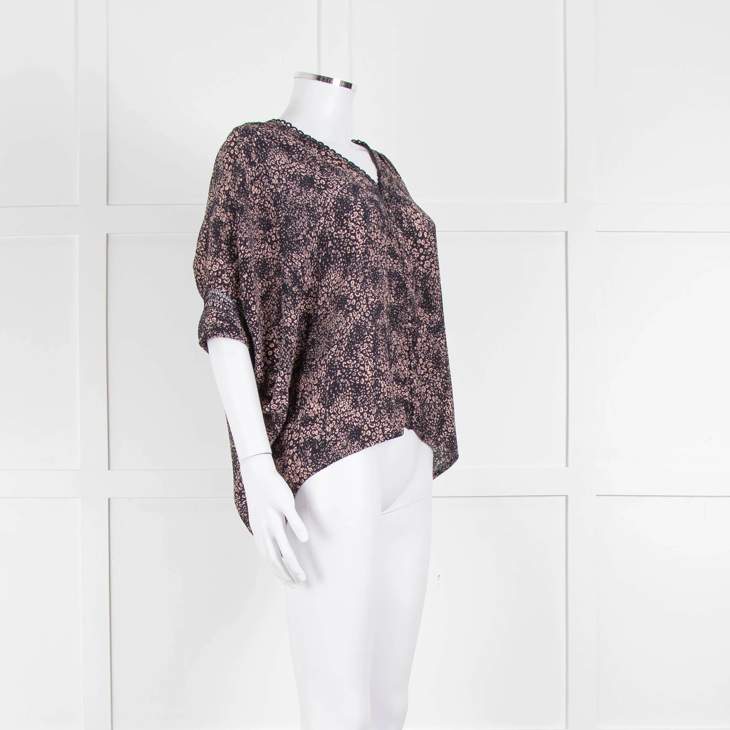 Pyrus Navy Peach Print Oversized Silk Sleeveless Top - Image 2