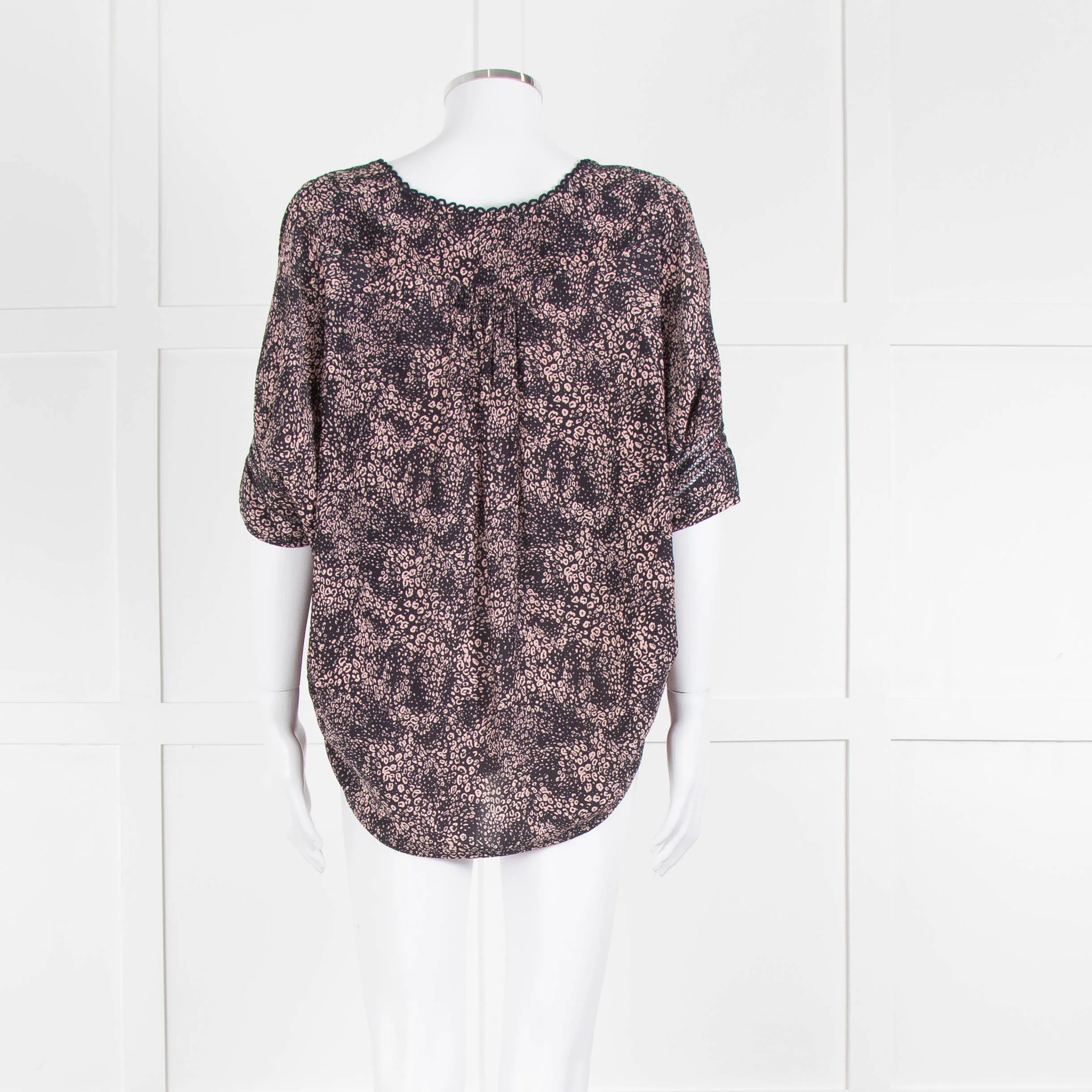 Pyrus Navy Peach Print Oversized Silk Sleeveless Top - Image 5