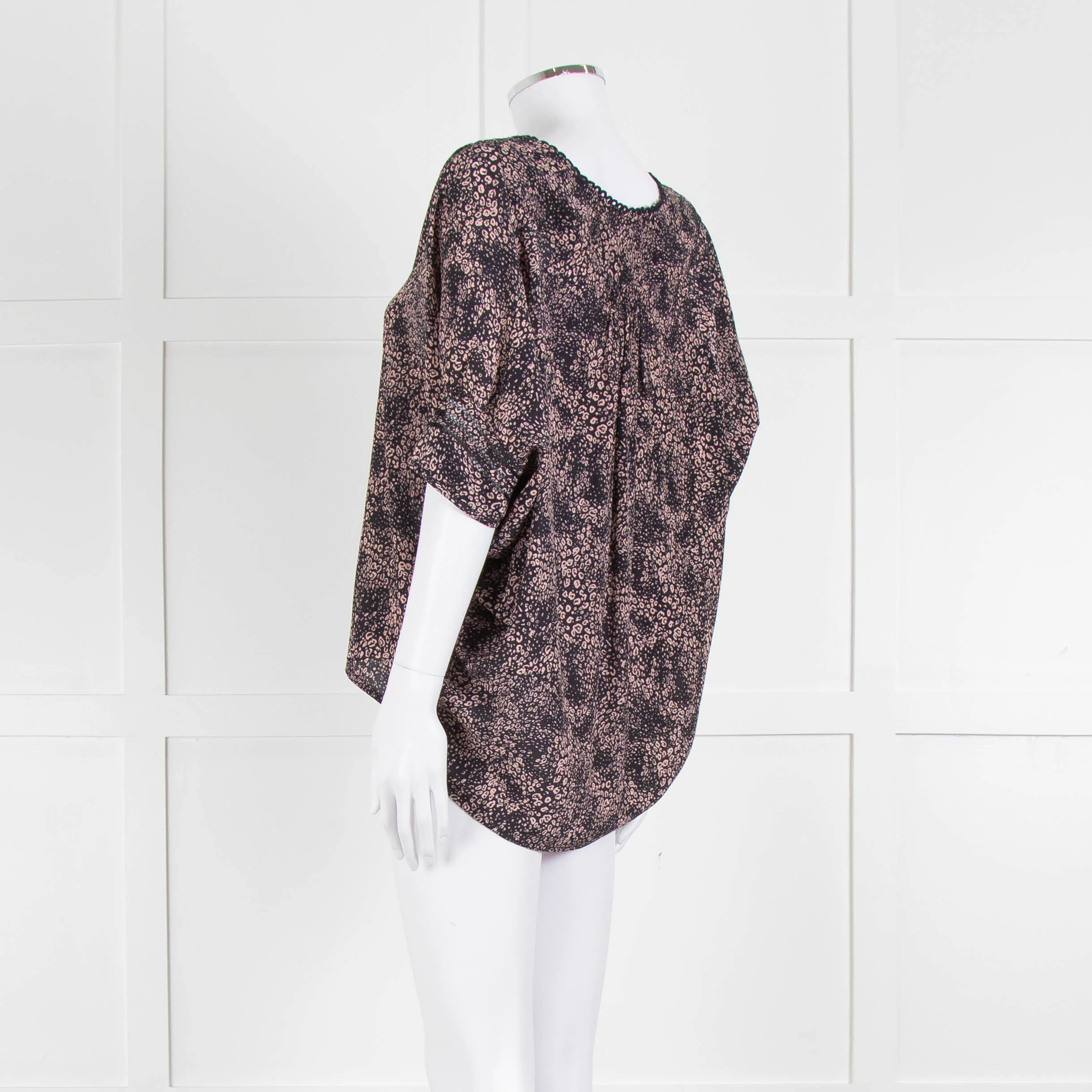 Pyrus Navy Peach Print Oversized Silk Sleeveless Top - Image 6