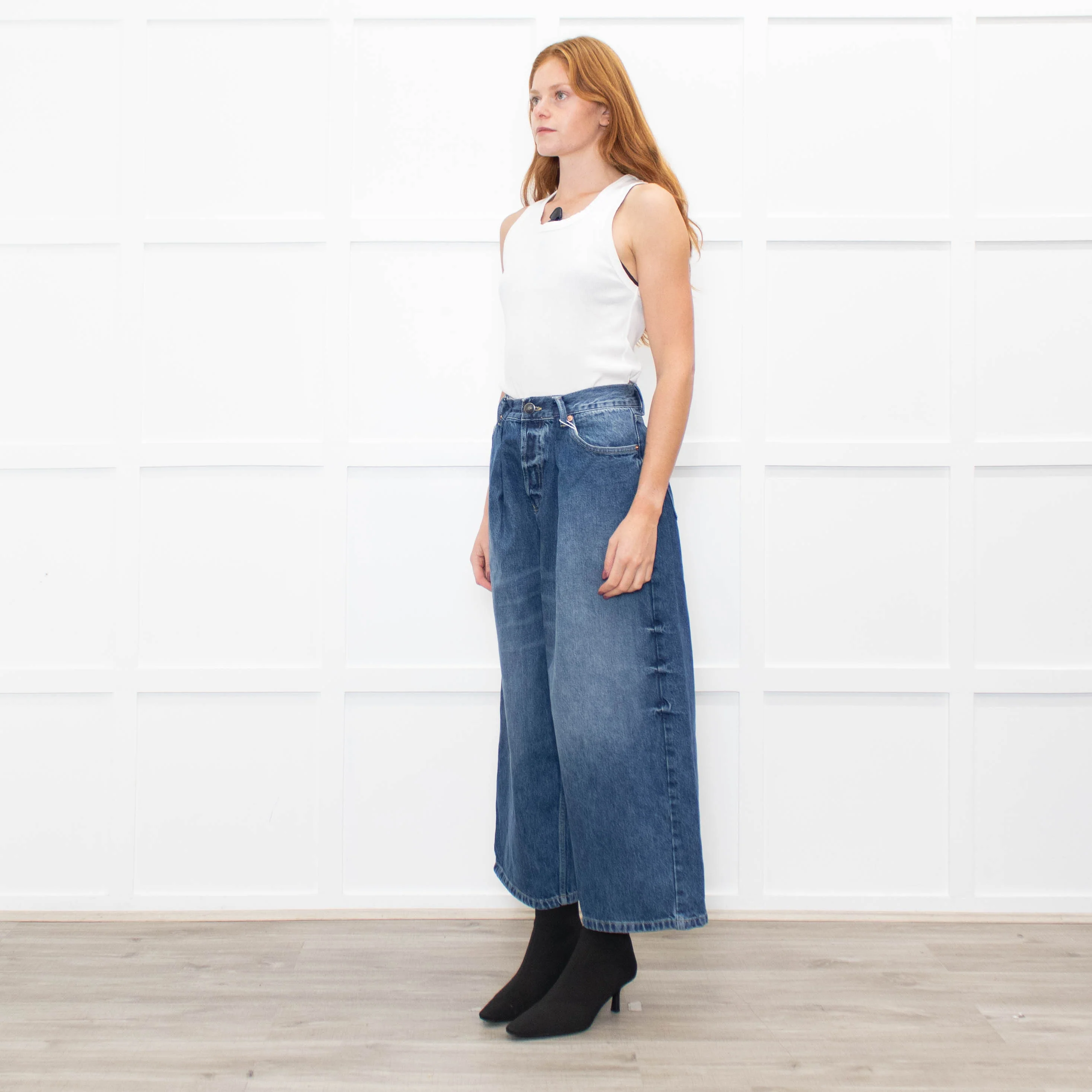 Raey Blue Pleated Waist Cropped Jeans - Image 3