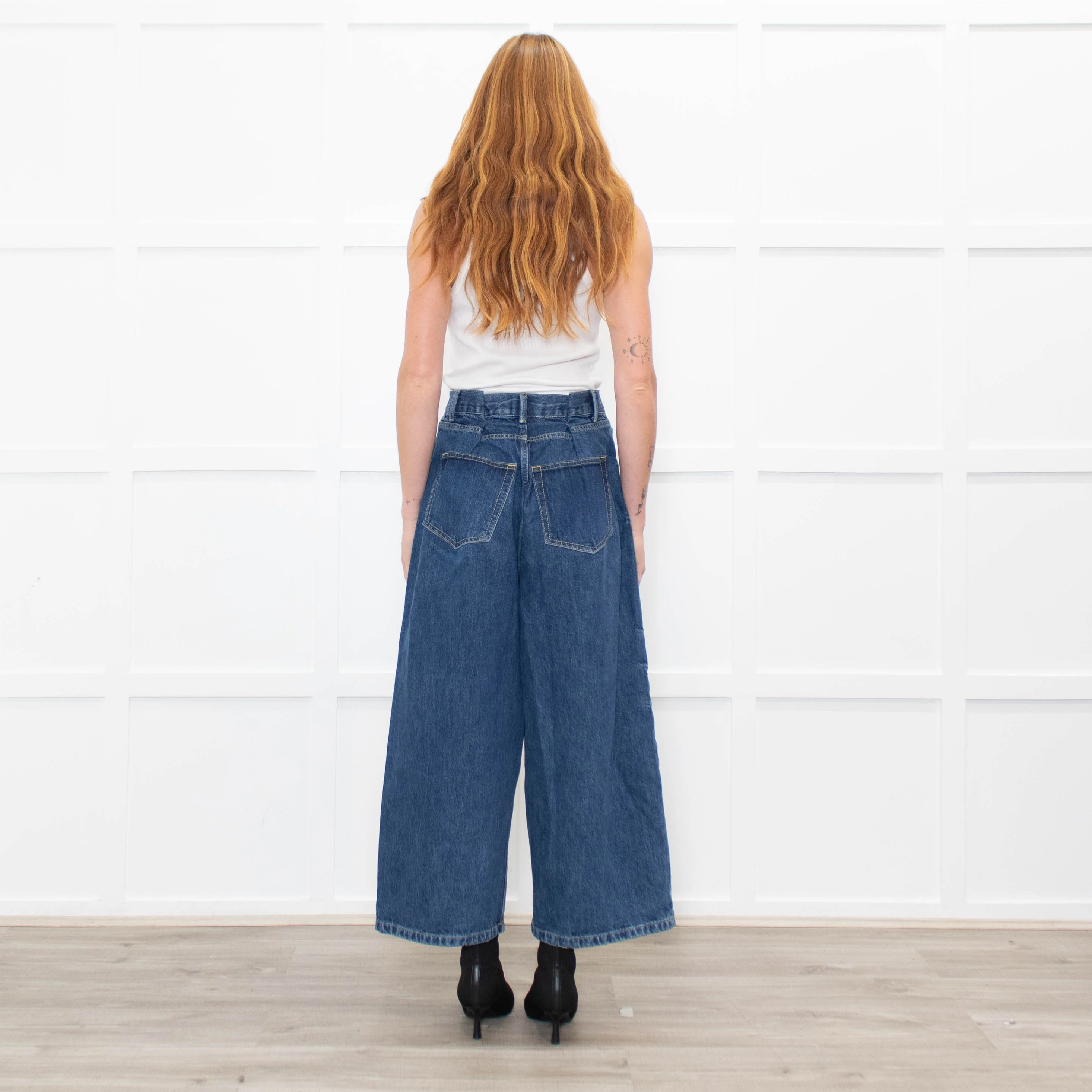 Raey Blue Pleated Waist Cropped Jeans - Image 5