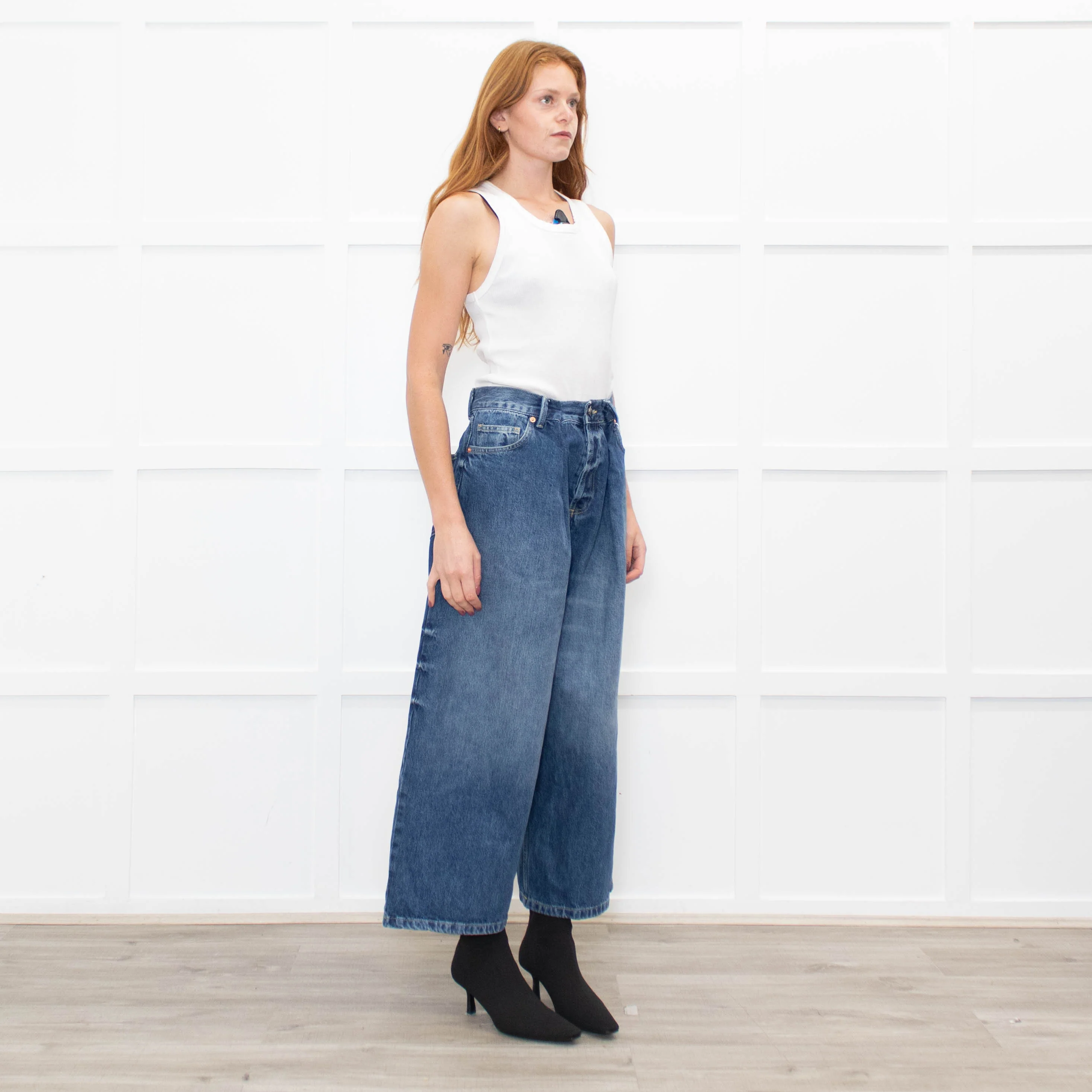 Raey Blue Pleated Waist Cropped Jeans - Image 7