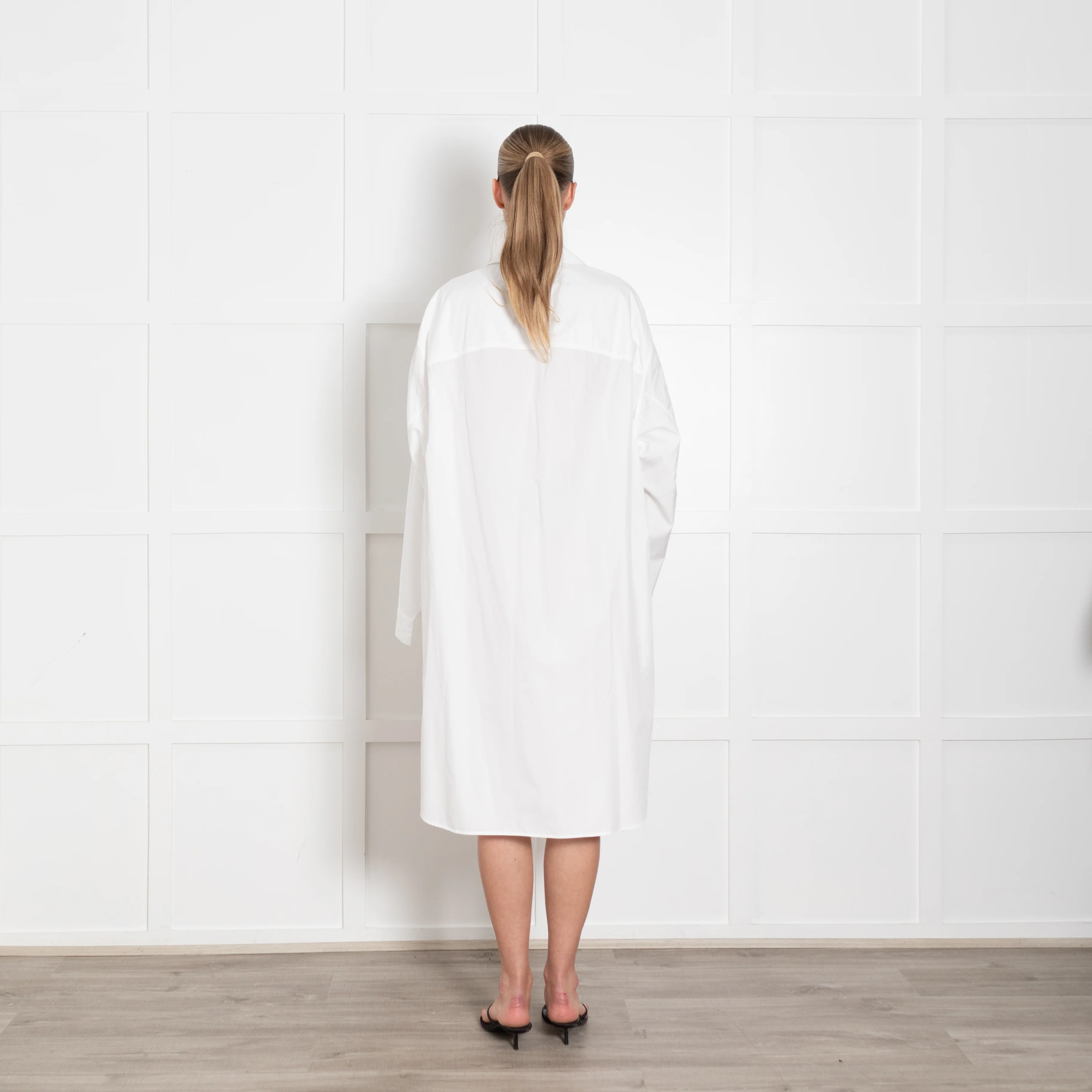 Raey White Cotton Shirt Dress With Long Sleeves - Image 5