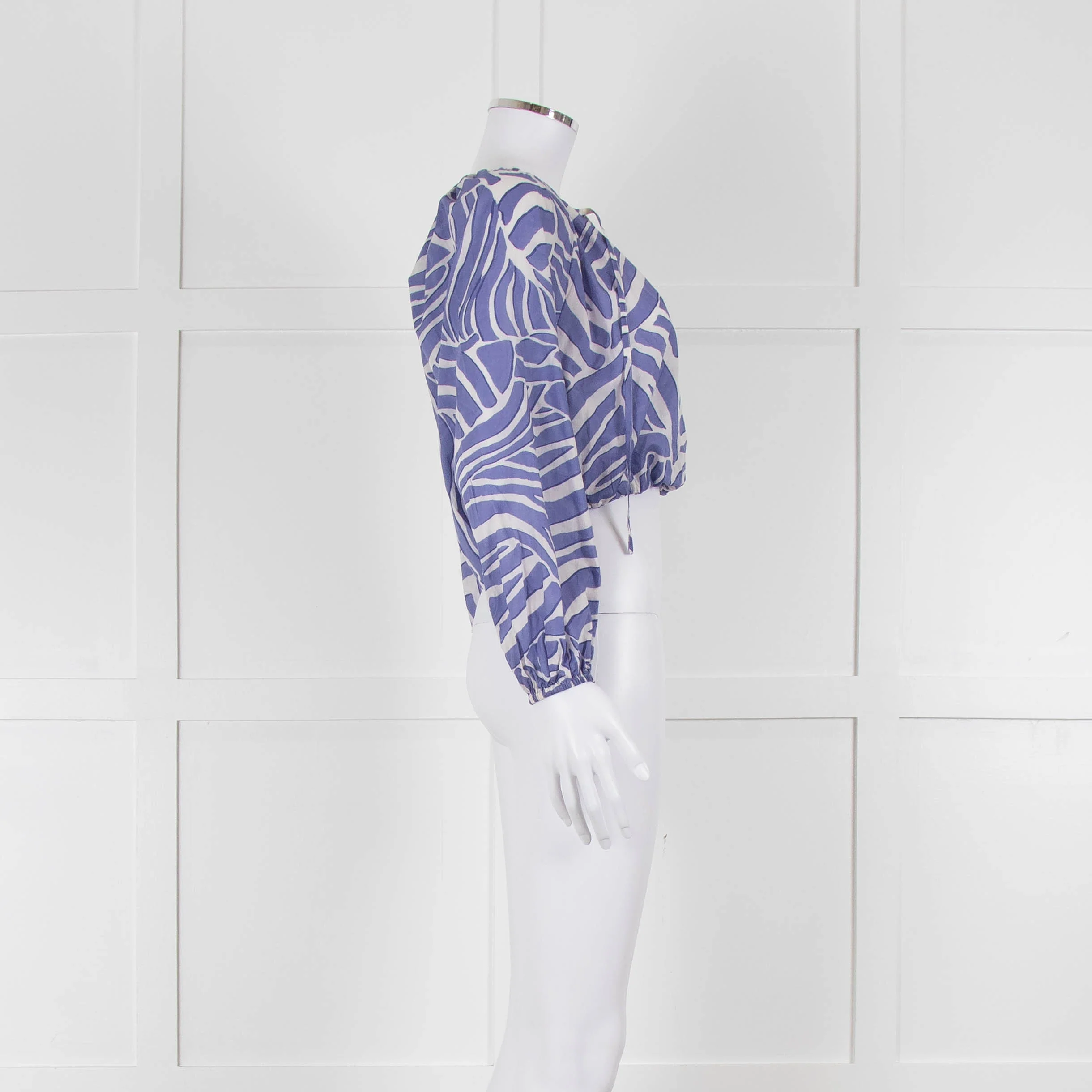 Rails Blue and White Geometric Crop Peasant Blouse - Image 11