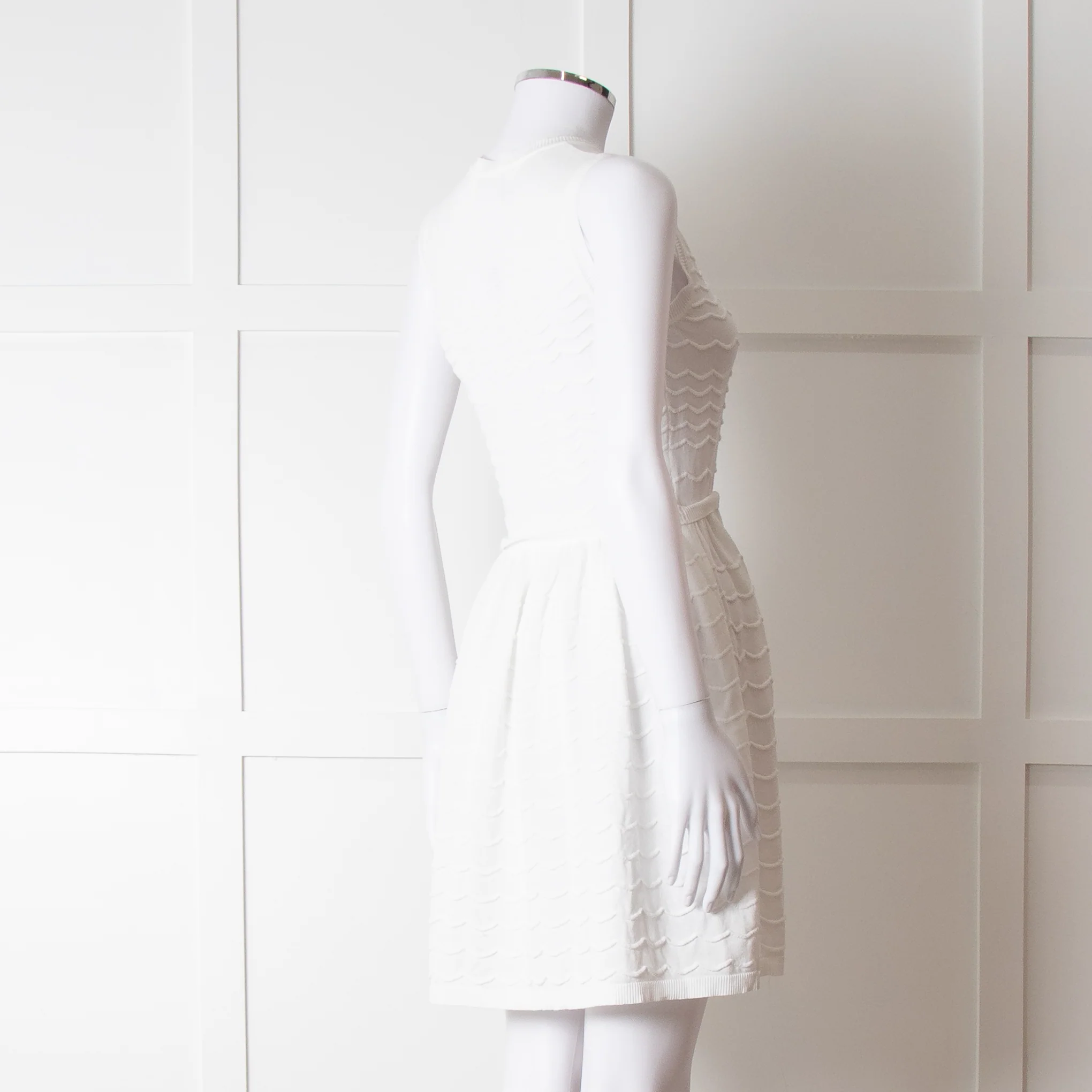 Red Valentino White Knit Sleeveless Mini Dress - Image 4
