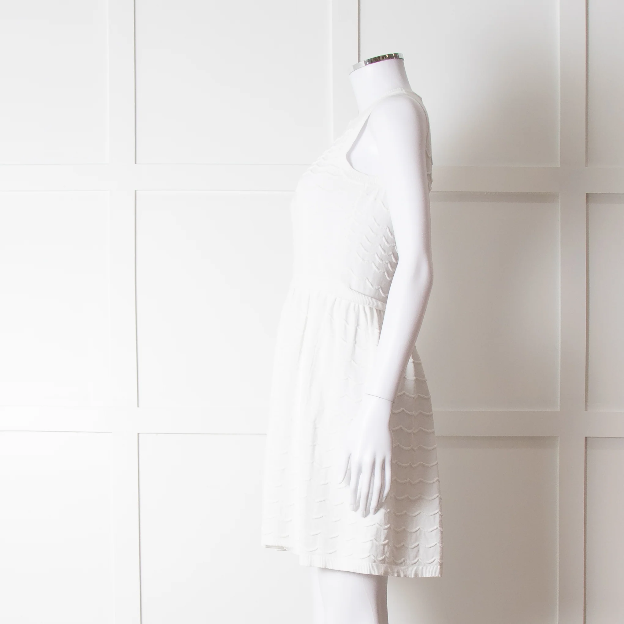 Red Valentino White Knit Sleeveless Mini Dress - Image 7