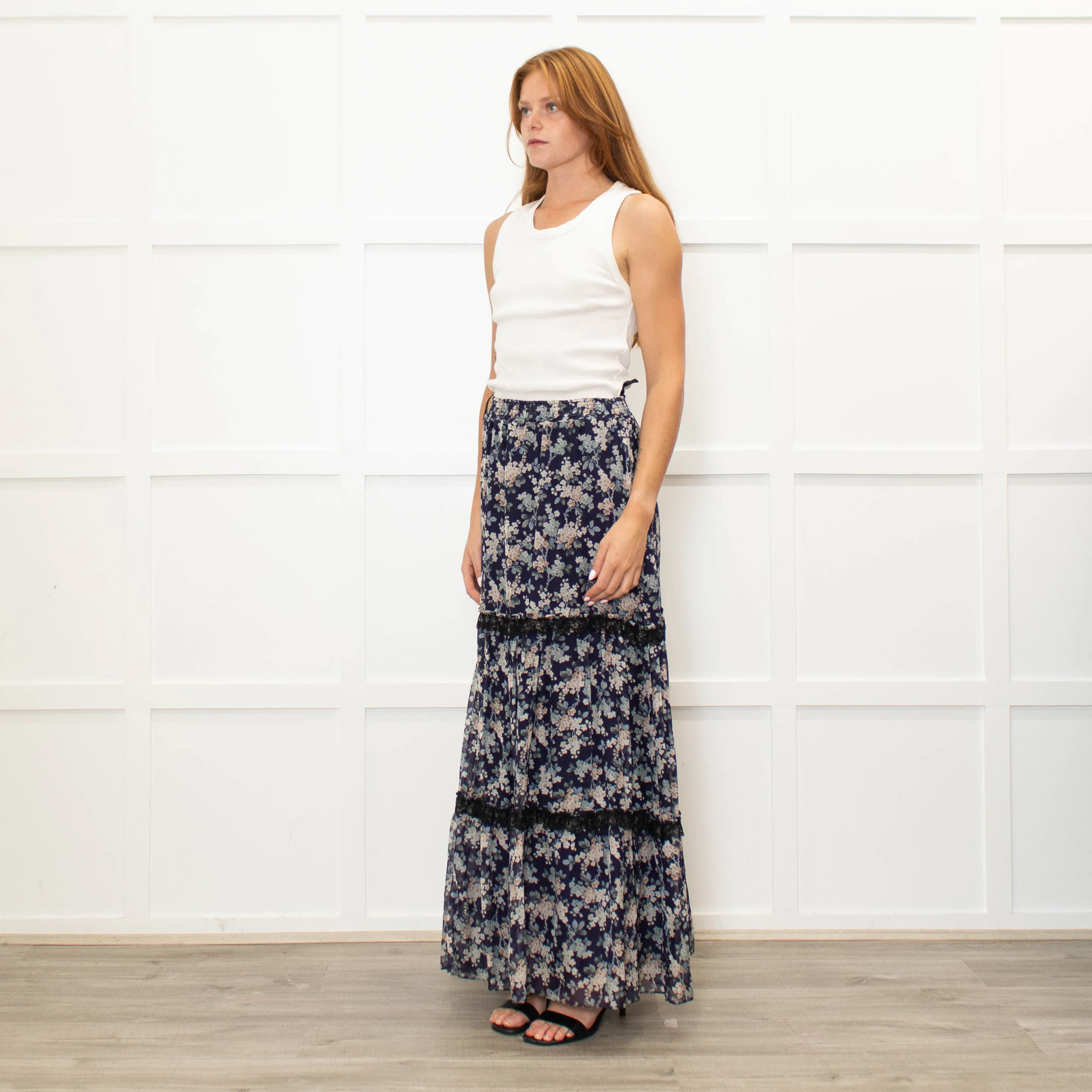 Ridley Navy White Floral Print Elasticated Waist Skirt - Image 3