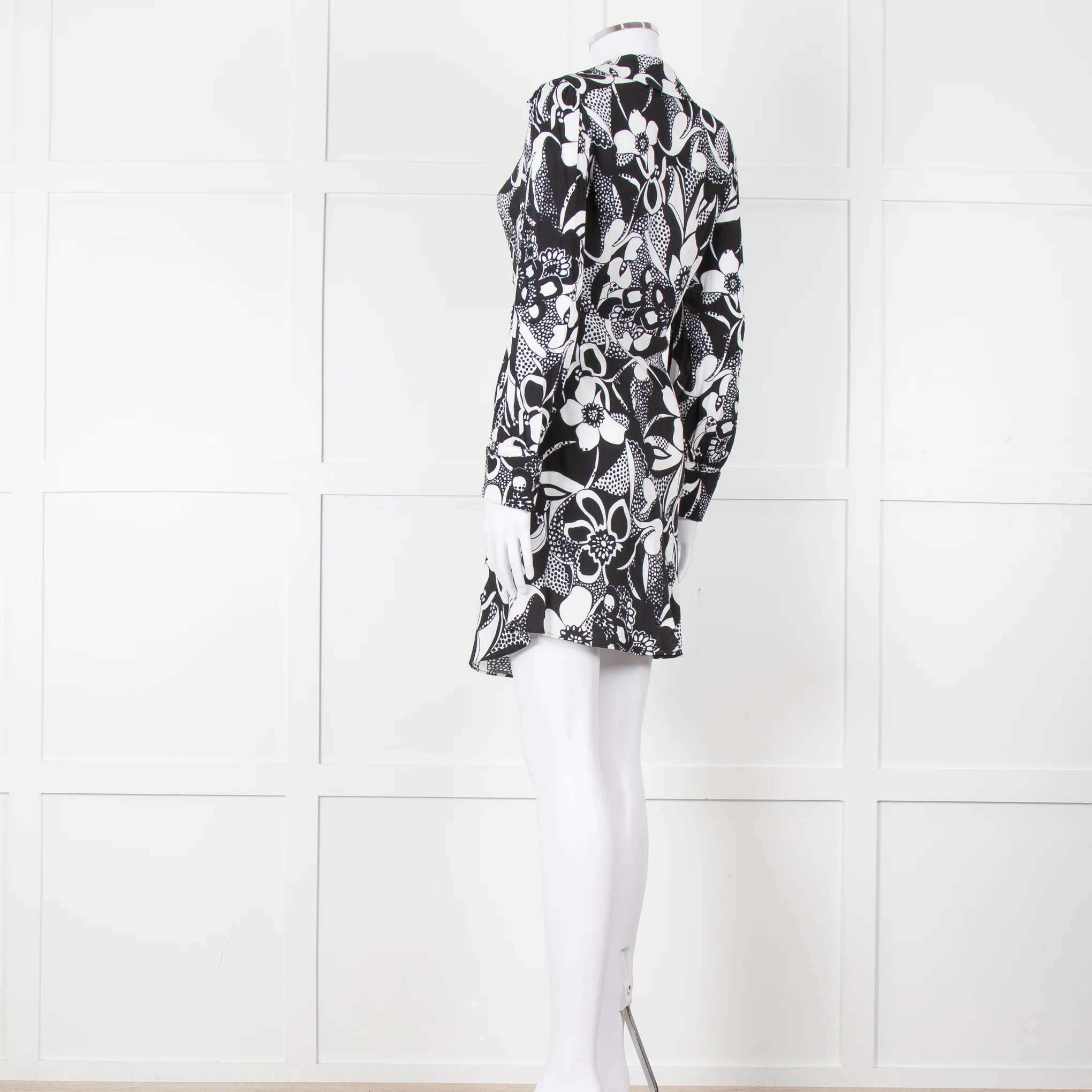 Rixo Black and White Patterened V Neck Dress - Image 6