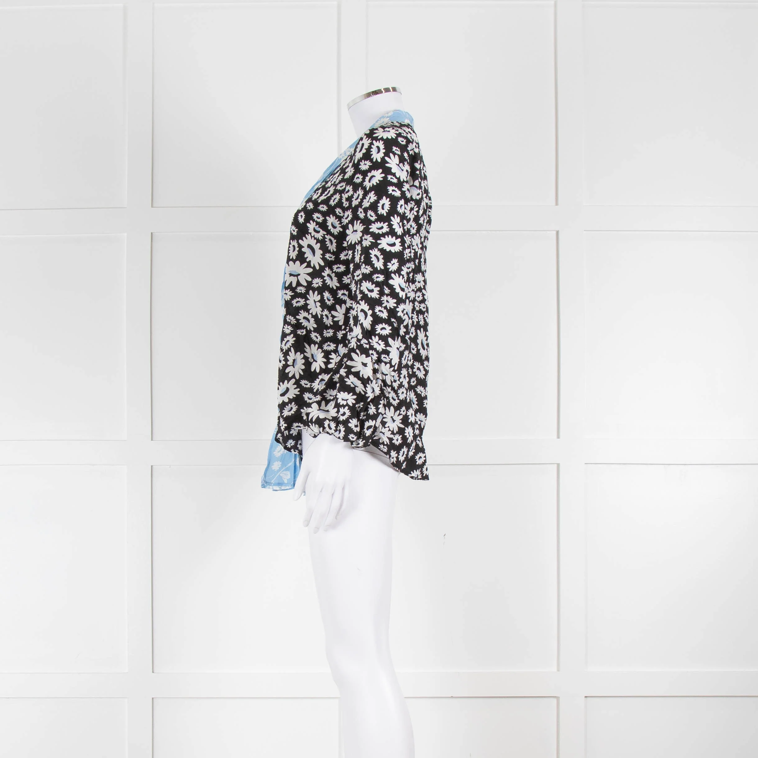Rixo Black White Floral Neck Tie Blouses - Image 4