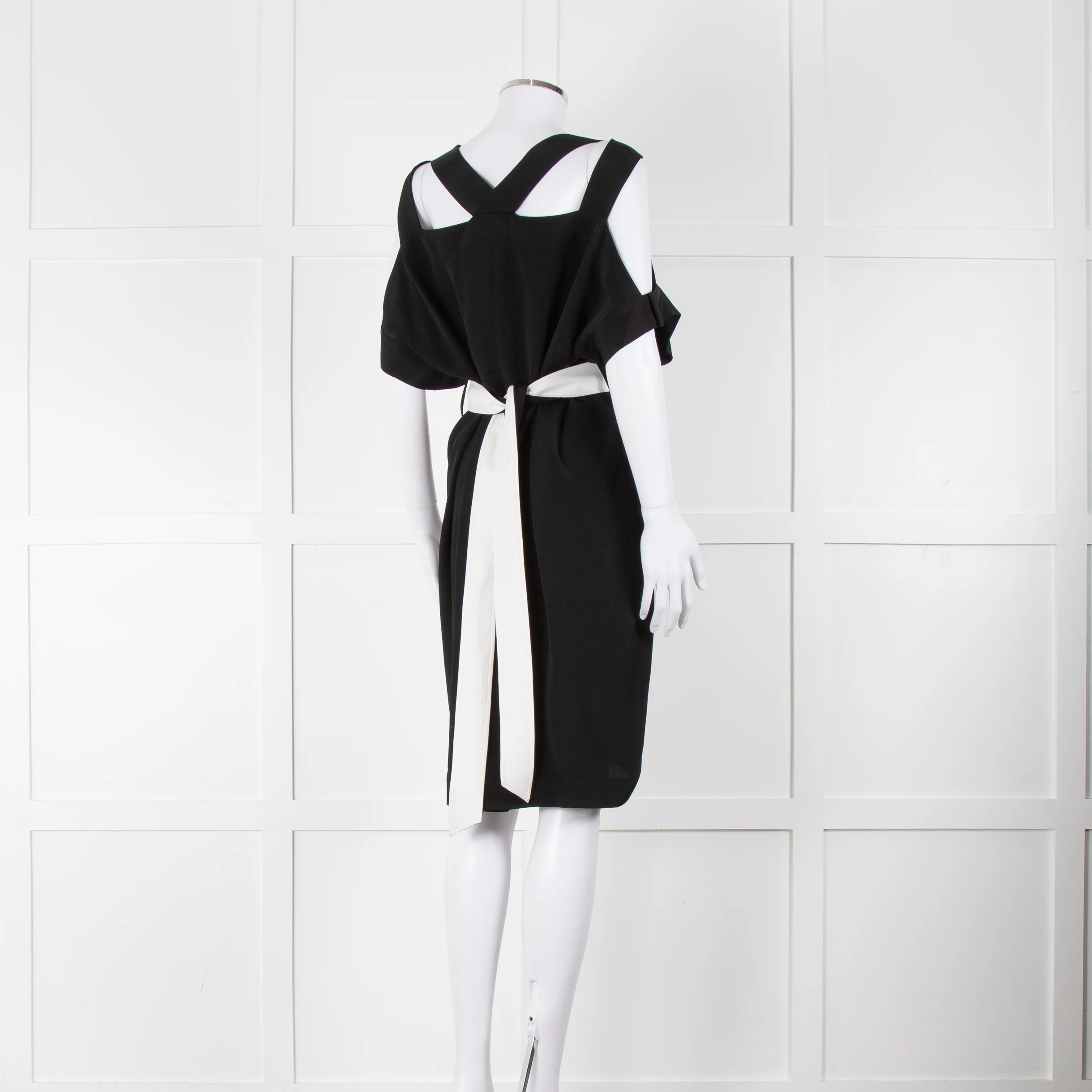 Roland Mouret Black White Silk Belted Sleeveless Dress - Image 4