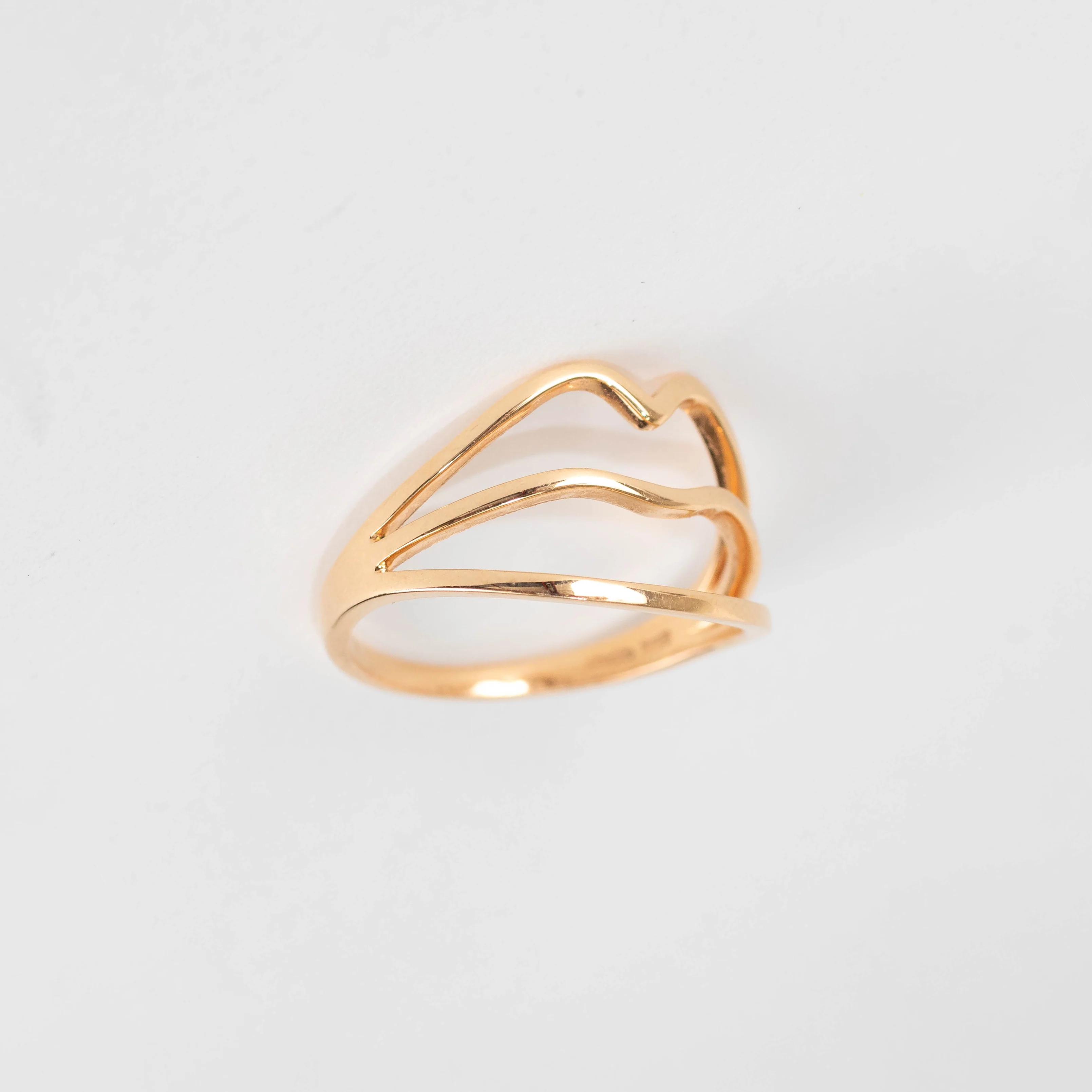 Rosa de la Cruz 18k Rose Gold Lips Ring - Image 3