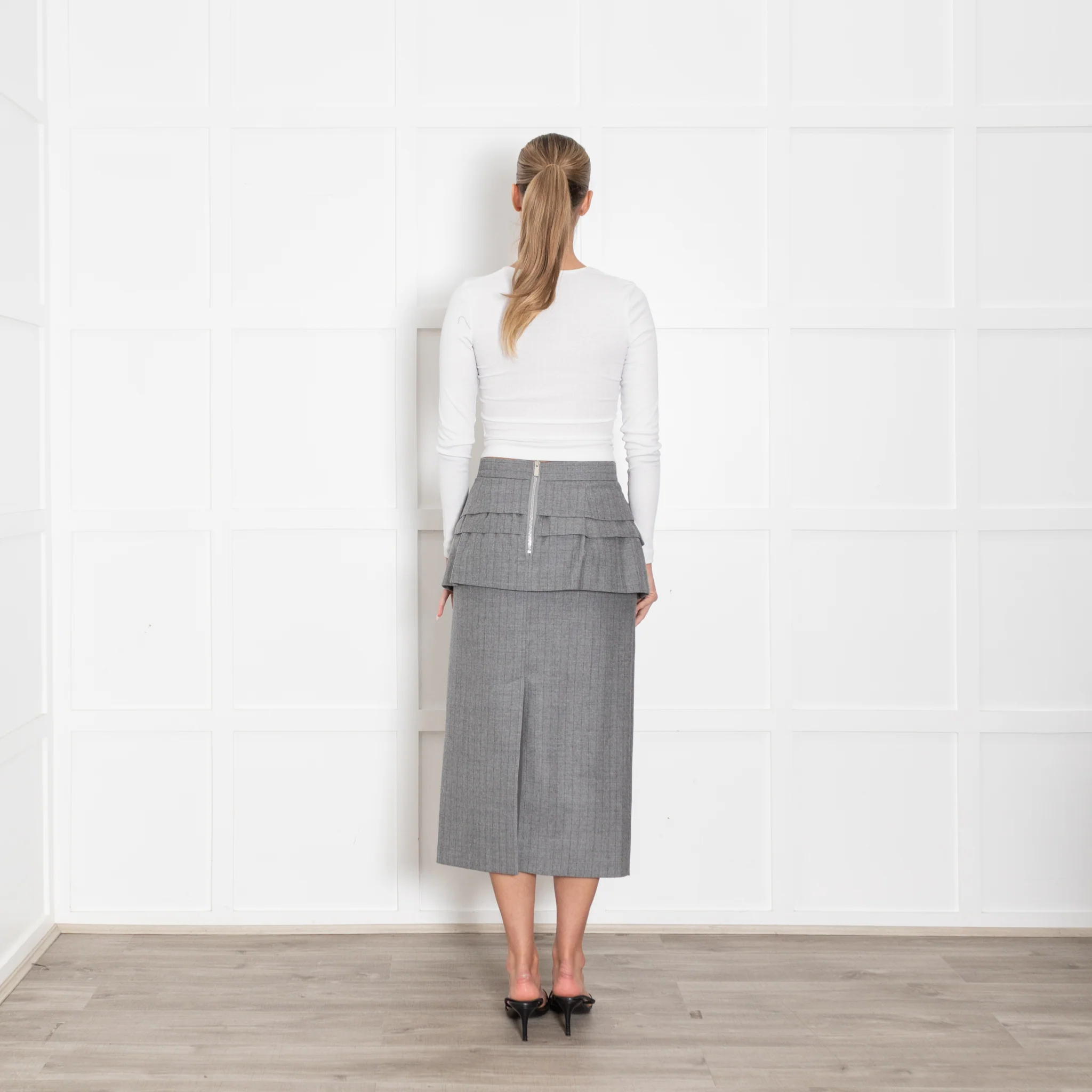 Sacai Grey Pinstripe Mid Skirt With Layered Ruffled Trim Detail - Image 5