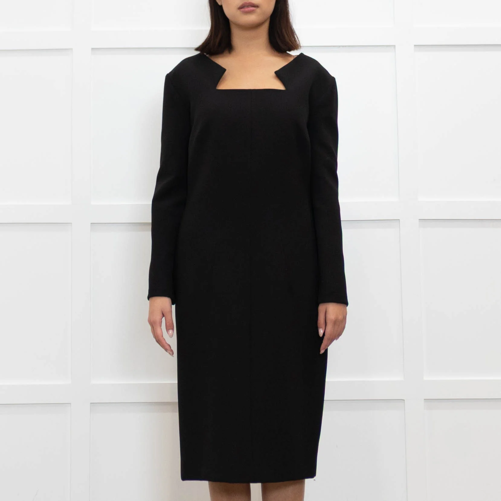 Safiyya Black Open Back Long Sleeve Shift Dress - Image 2