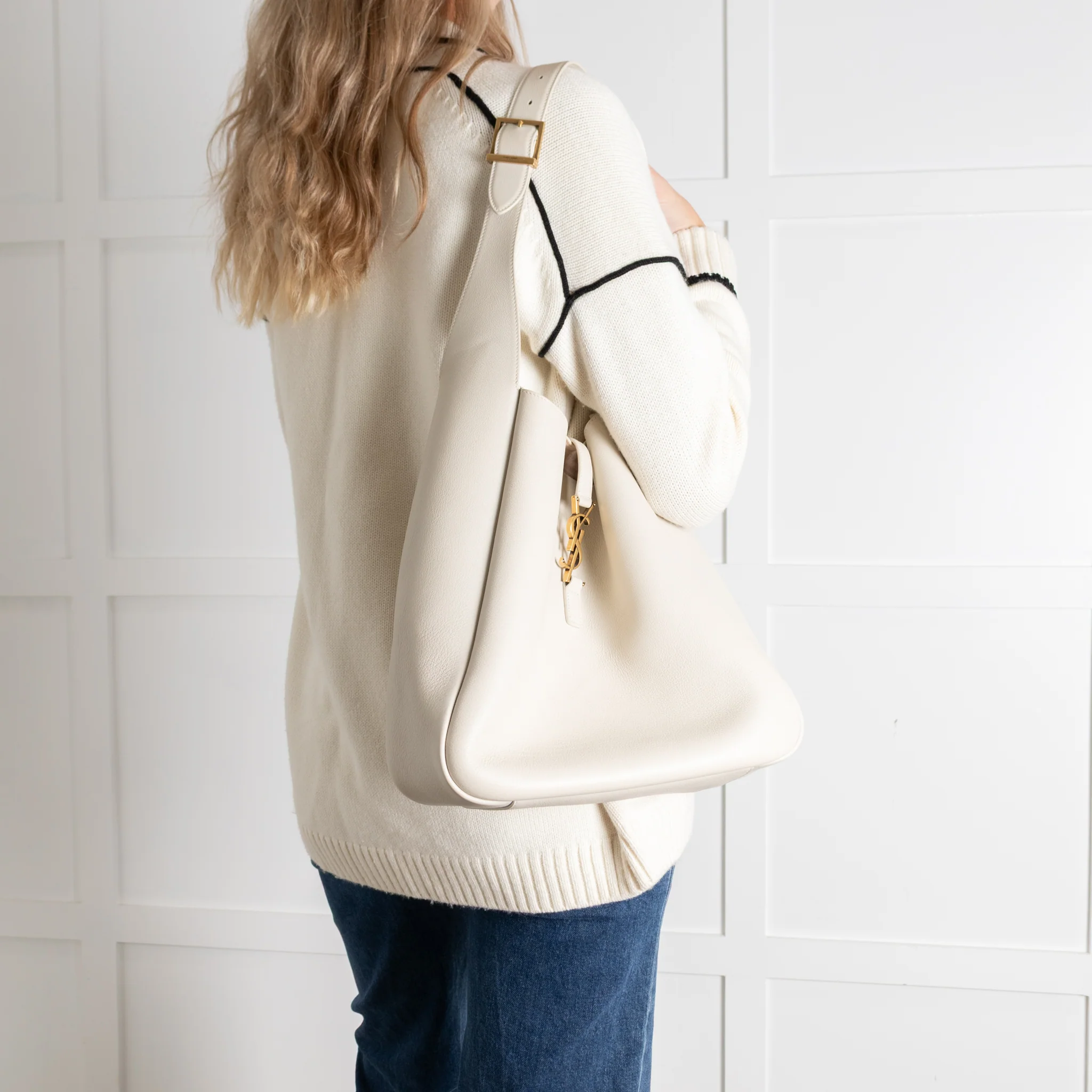 Saint Laurent Cream Large Le 5 a 7 Bag - Image 4
