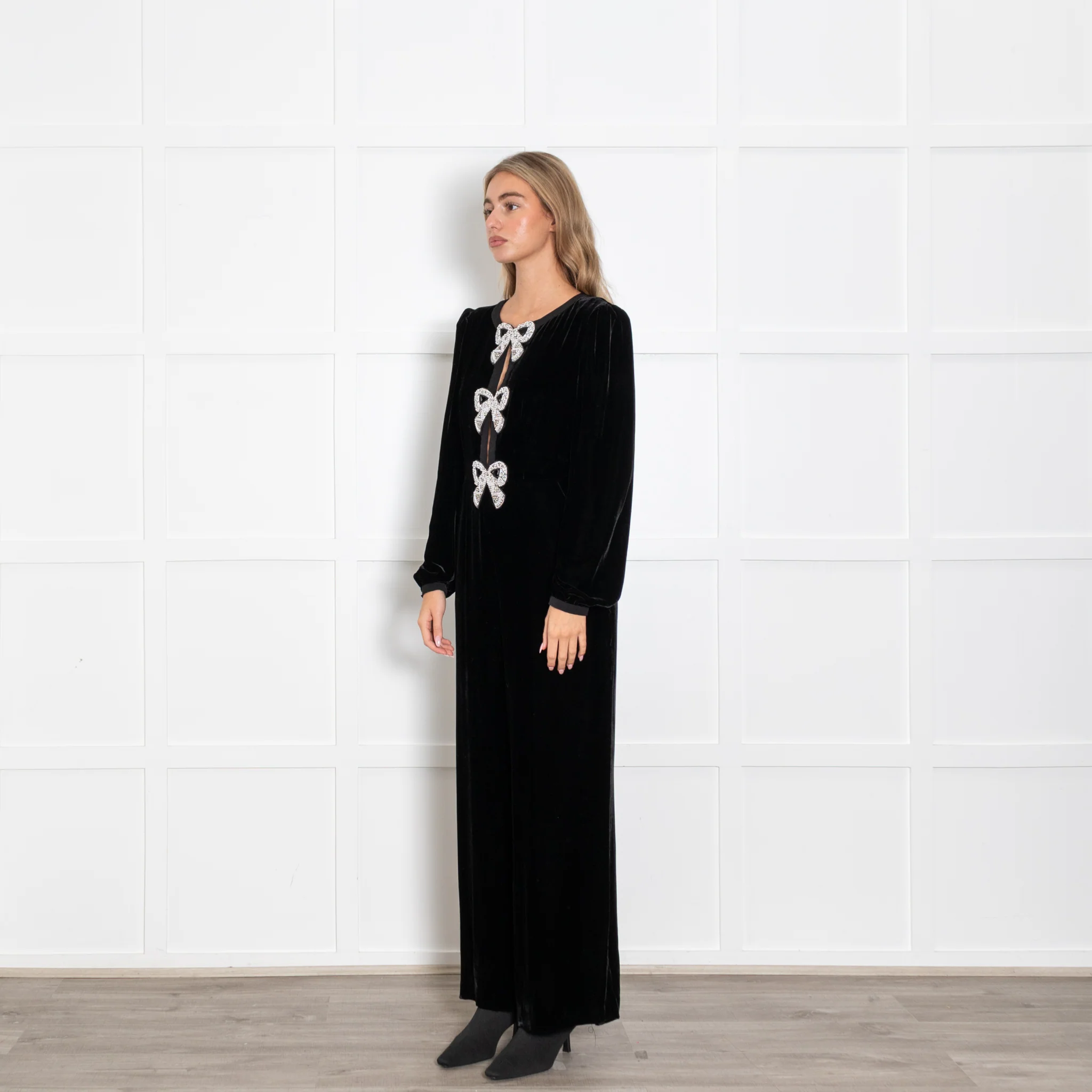 Saloni Camille Black Velvet Bow Embroidery Jumpsuit - Image 3