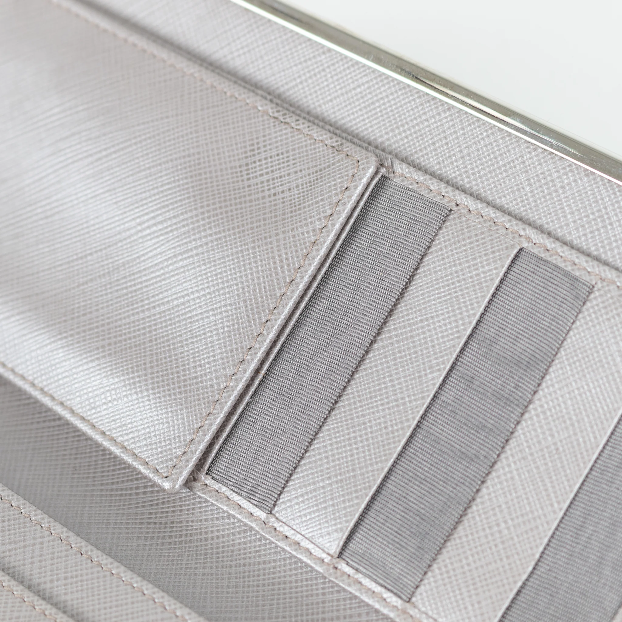 Salvatore Ferragamo Grey Continental Wallet - Image 10