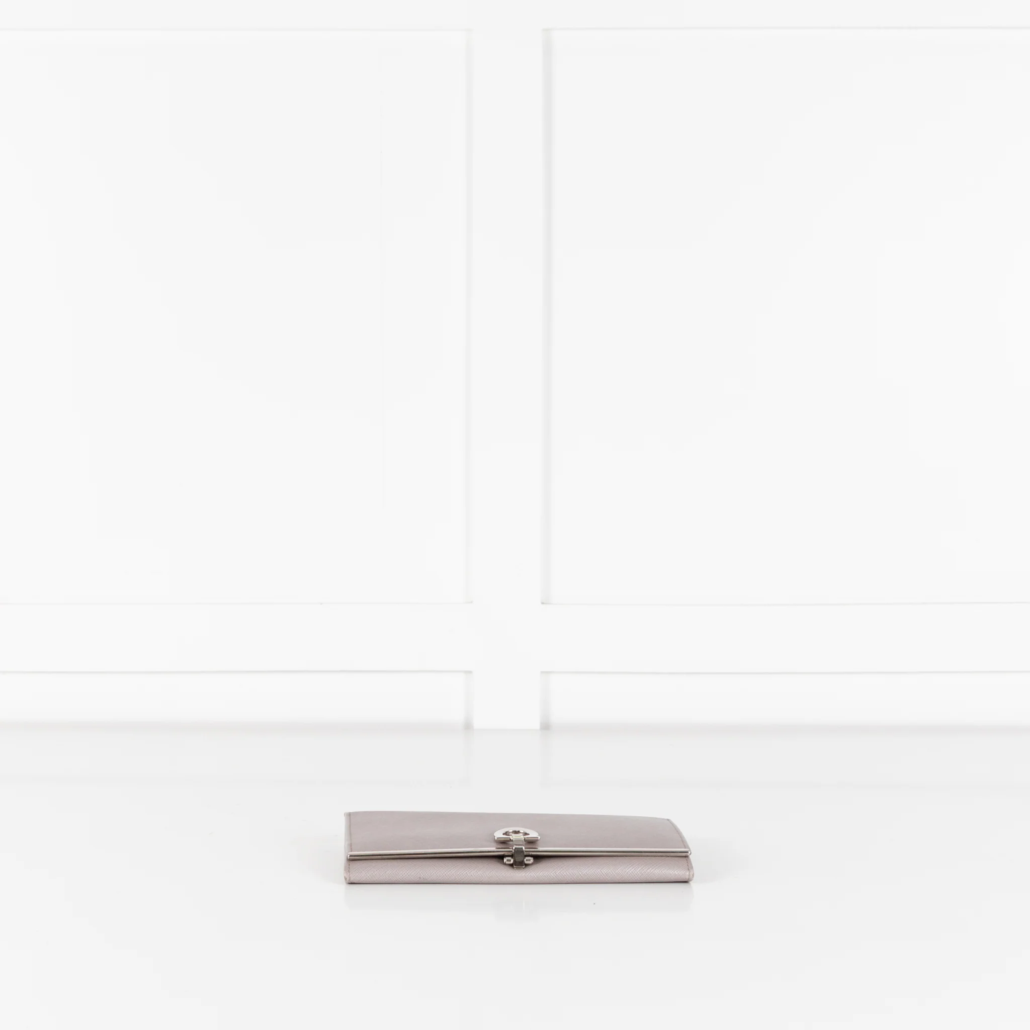 Salvatore Ferragamo Grey Continental Wallet - Image 5