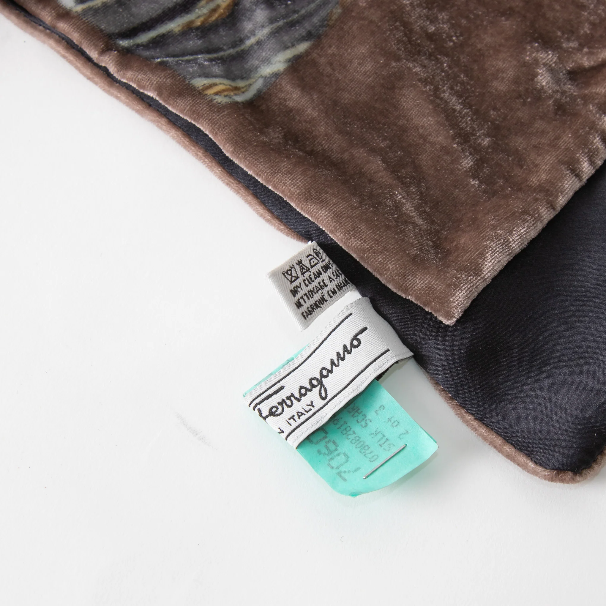 Salvatore Ferragamo Grey Paisley Velvet Long Scarf - Image 4