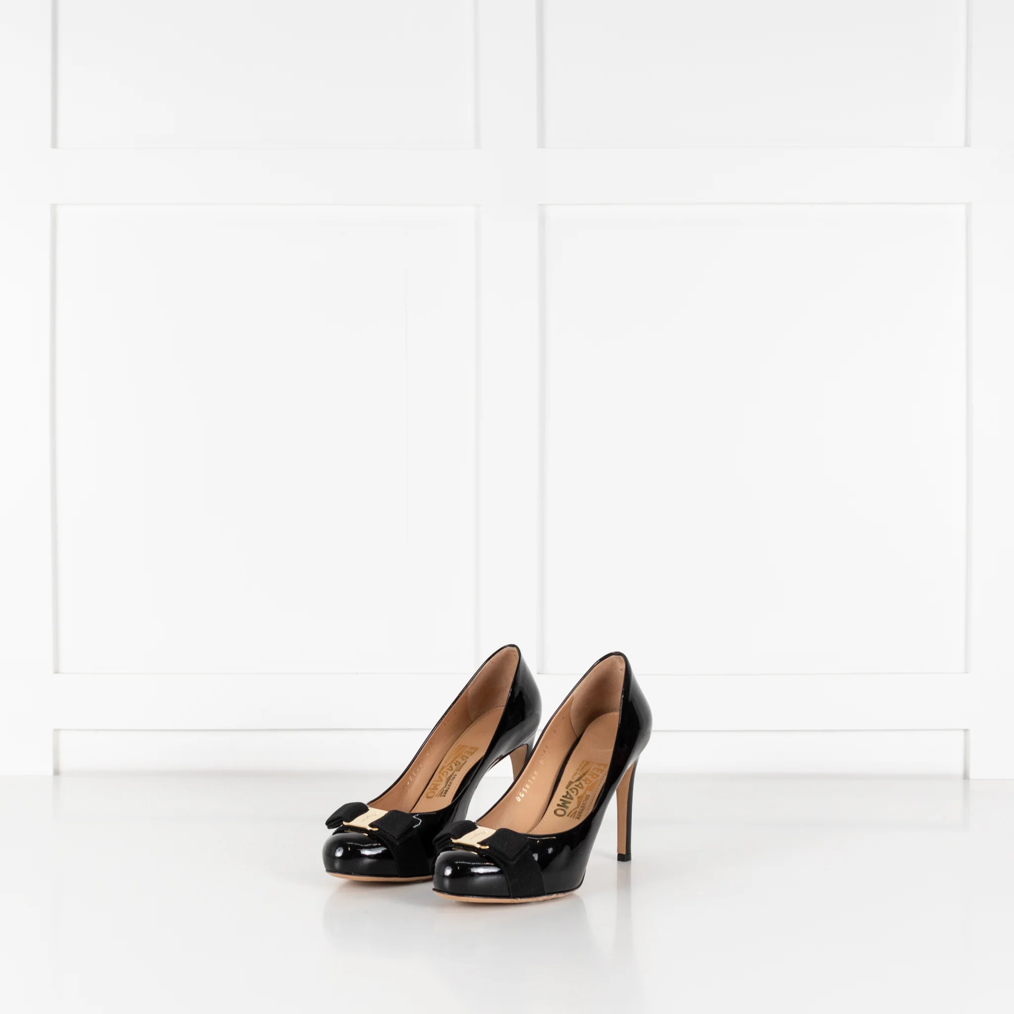 Salvatore Ferragamo Pimpa Black Patent Court Shoes With Bow