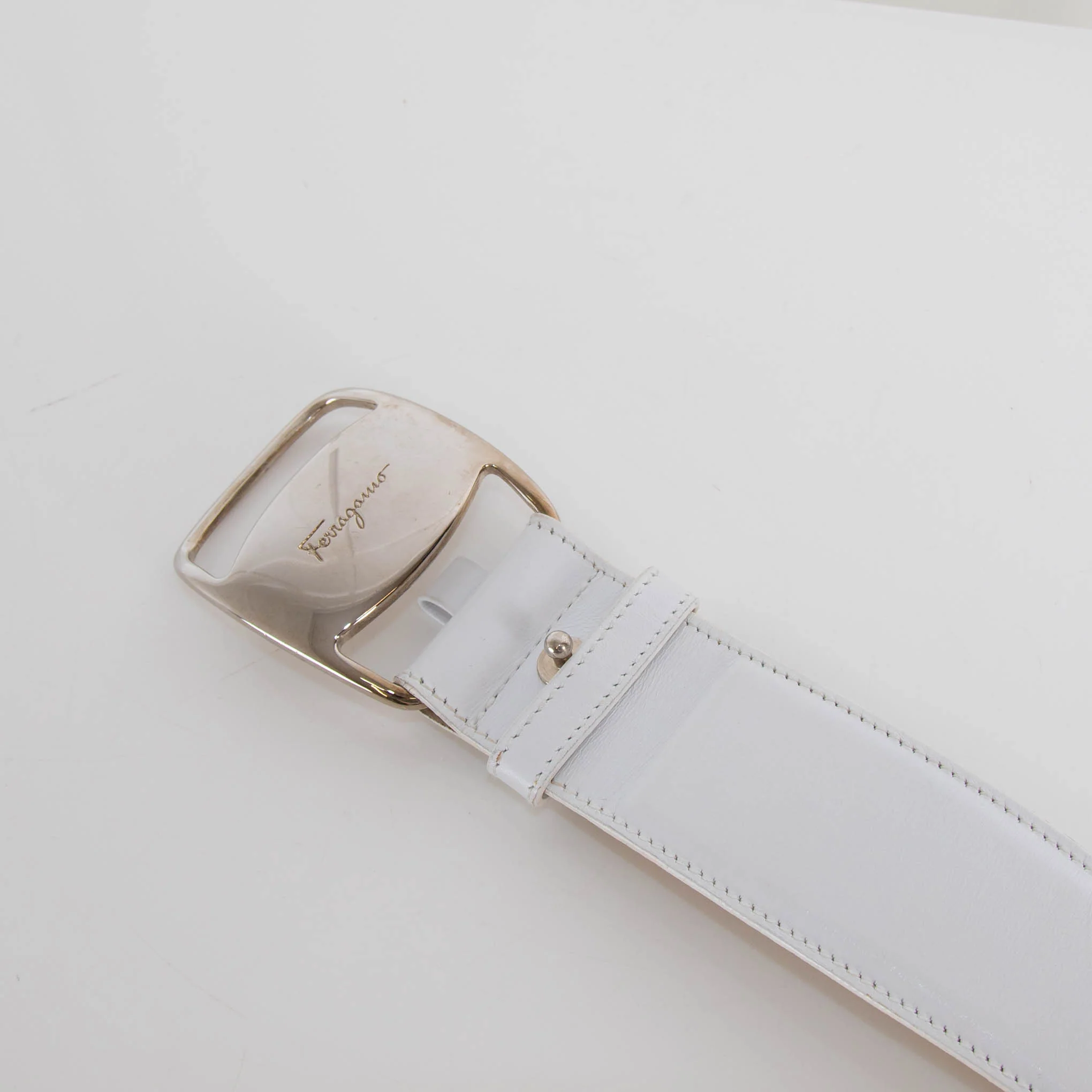 Salvatore Ferragamo White Leather Belt - Image 4