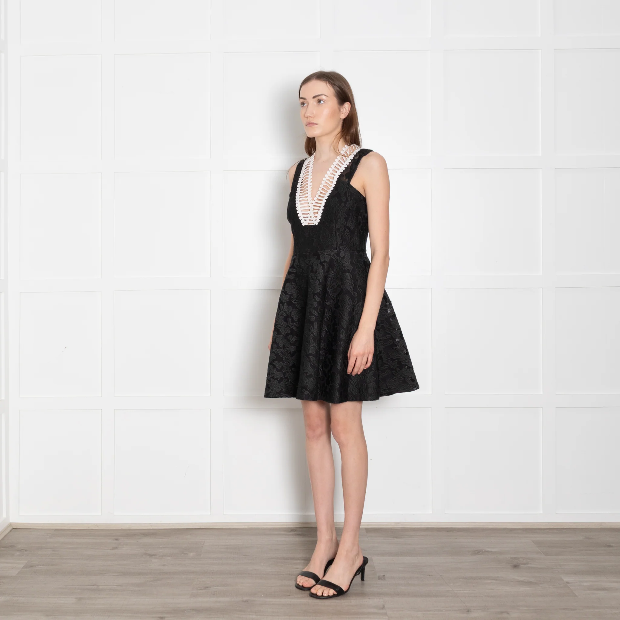 Sandro Black Jacquard White Trim Sleeveless Dress - Image 3