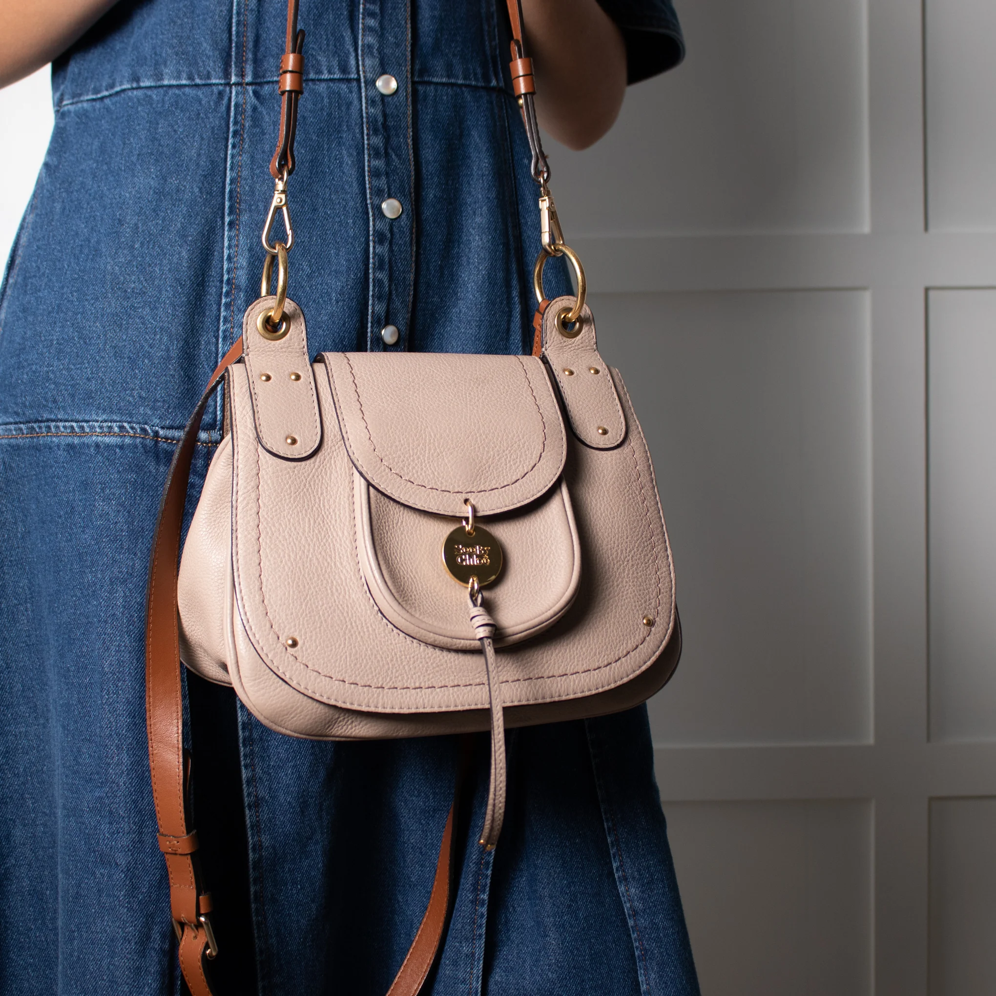 See By Chloe Pale Taupe Susie Crossbody Bag - Image 4