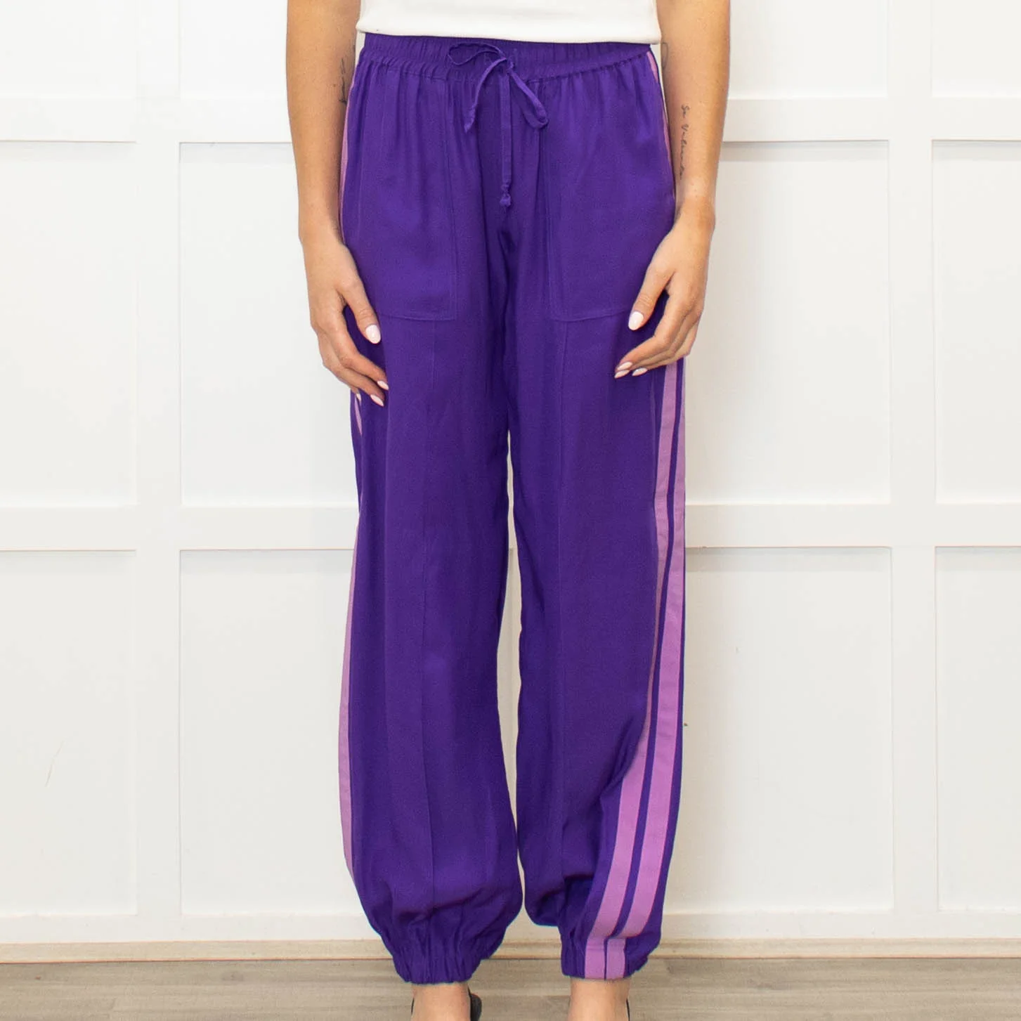 Serena Bute Purple Lilac Side Strap Elasticated Ankle Trousers - Image 2