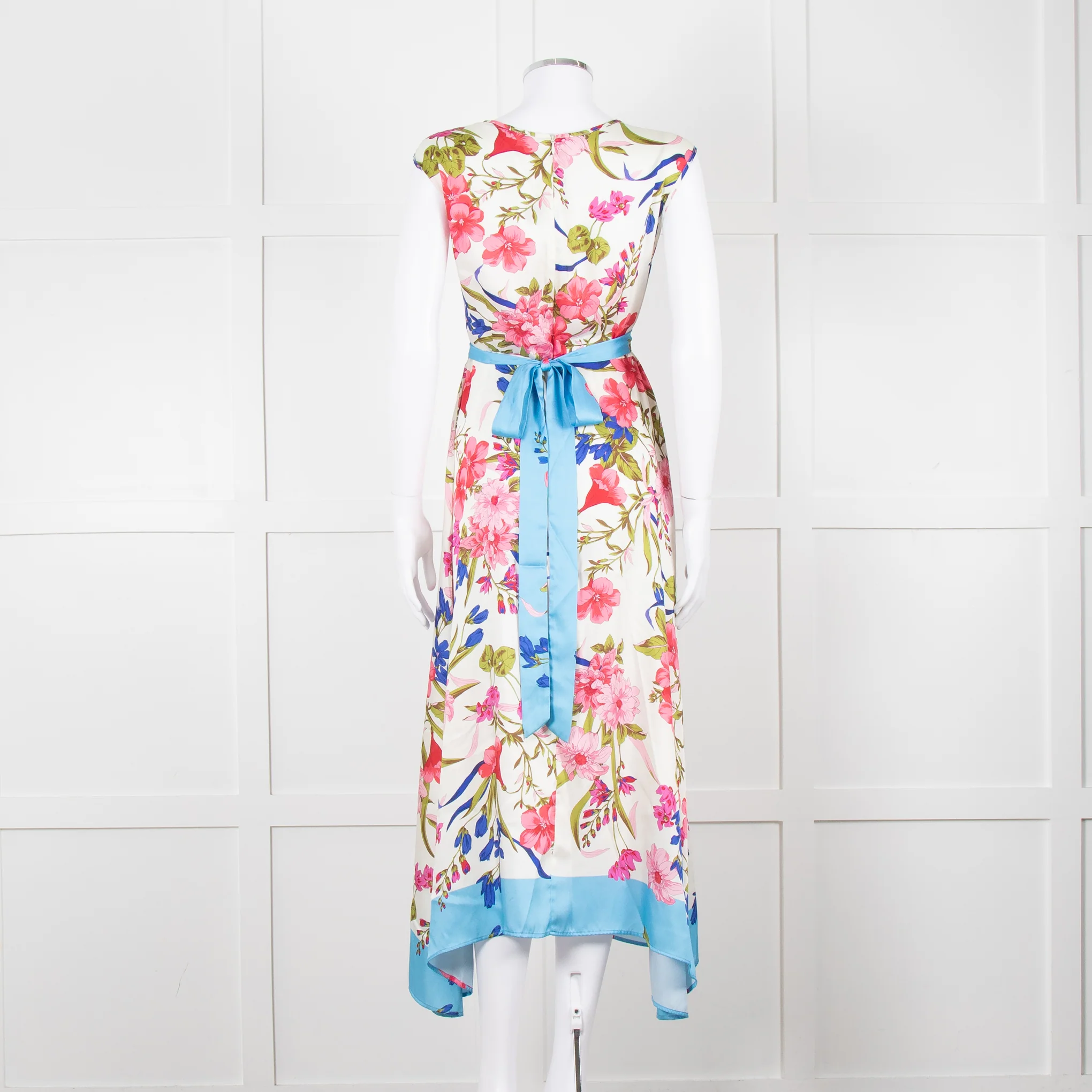 Seventy Milano Floral Sleeveless with White Background and Tie Waist - Image 5