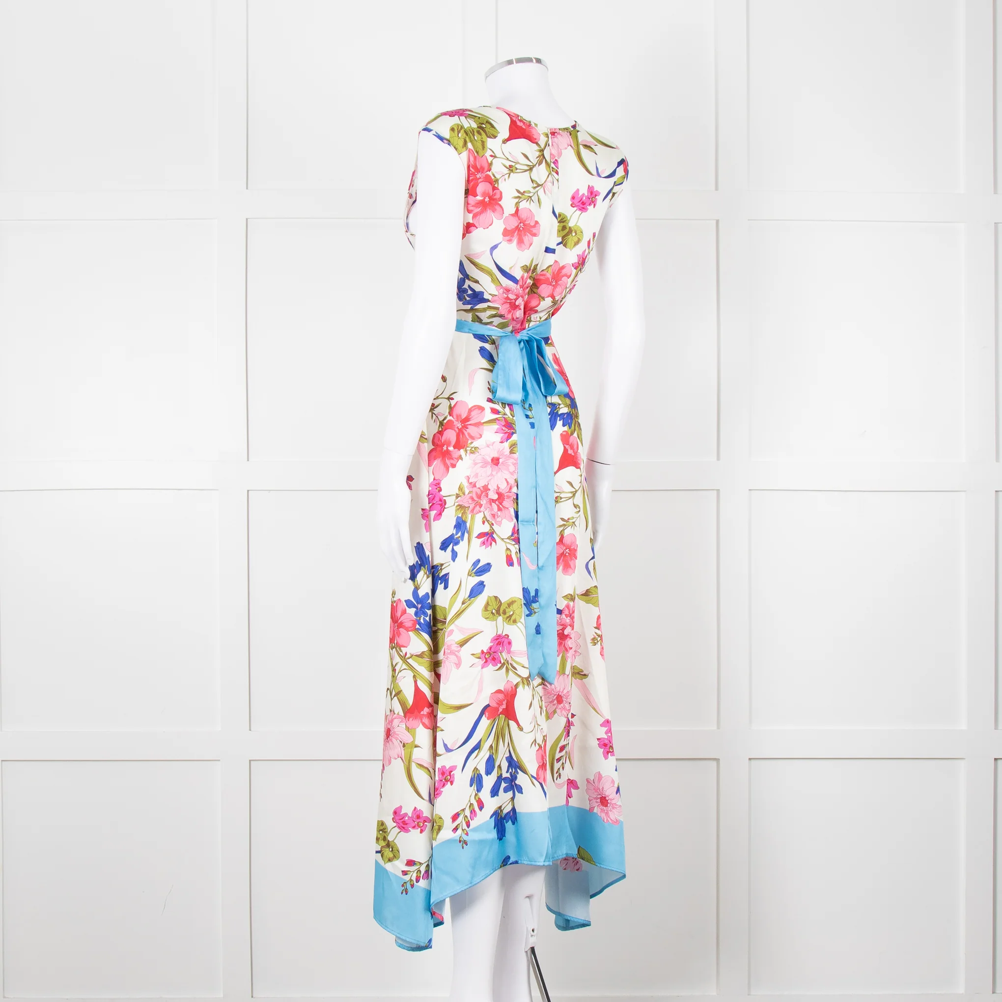 Seventy Milano Floral Sleeveless with White Background and Tie Waist - Image 6
