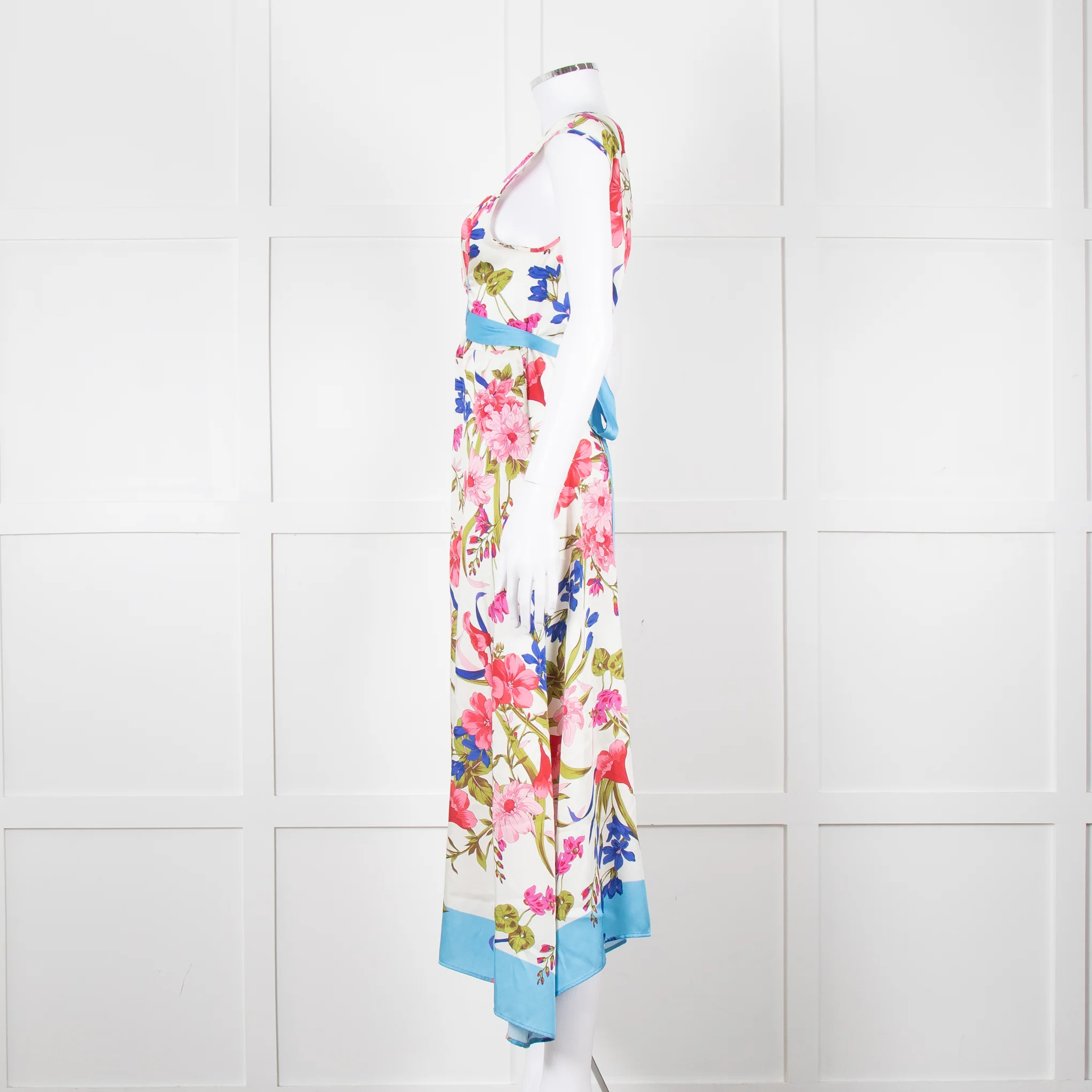 Seventy Milano Floral Sleeveless with White Background and Tie Waist - Image 7