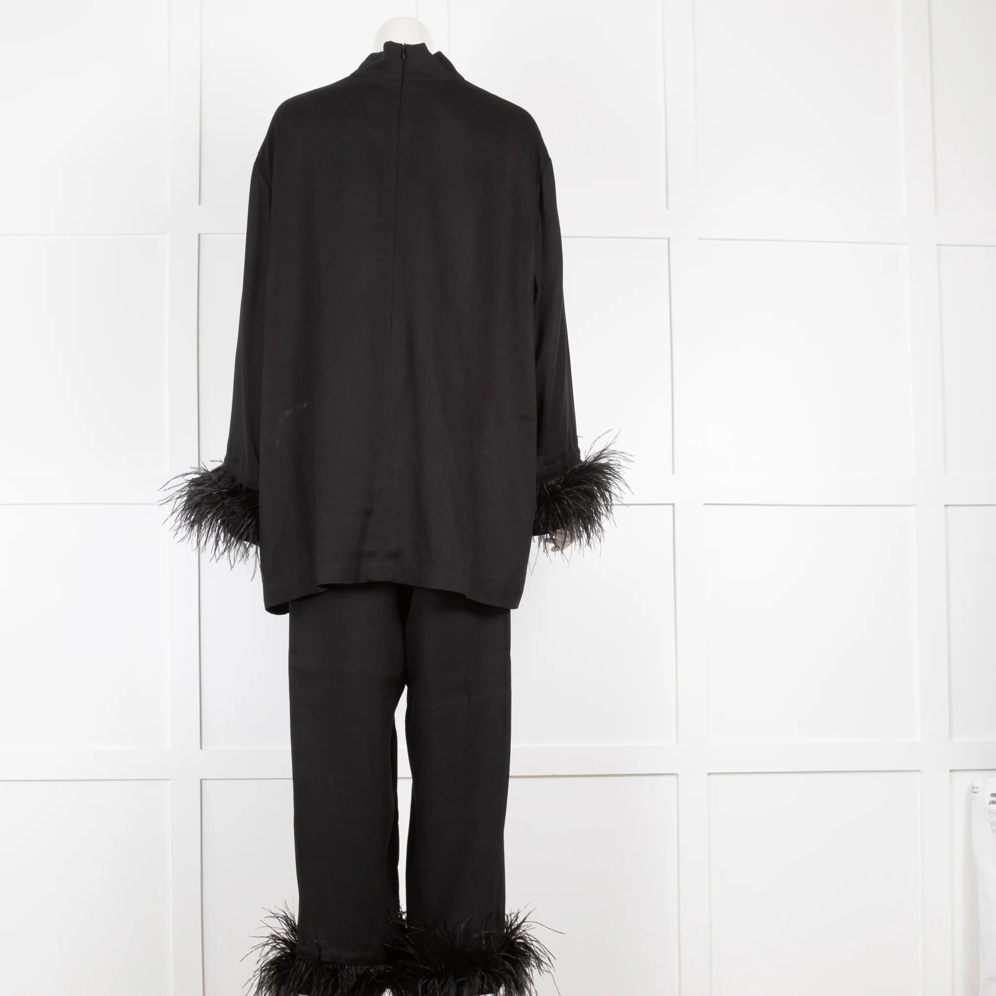 Sleeper Black Set with Feathers - Image 3