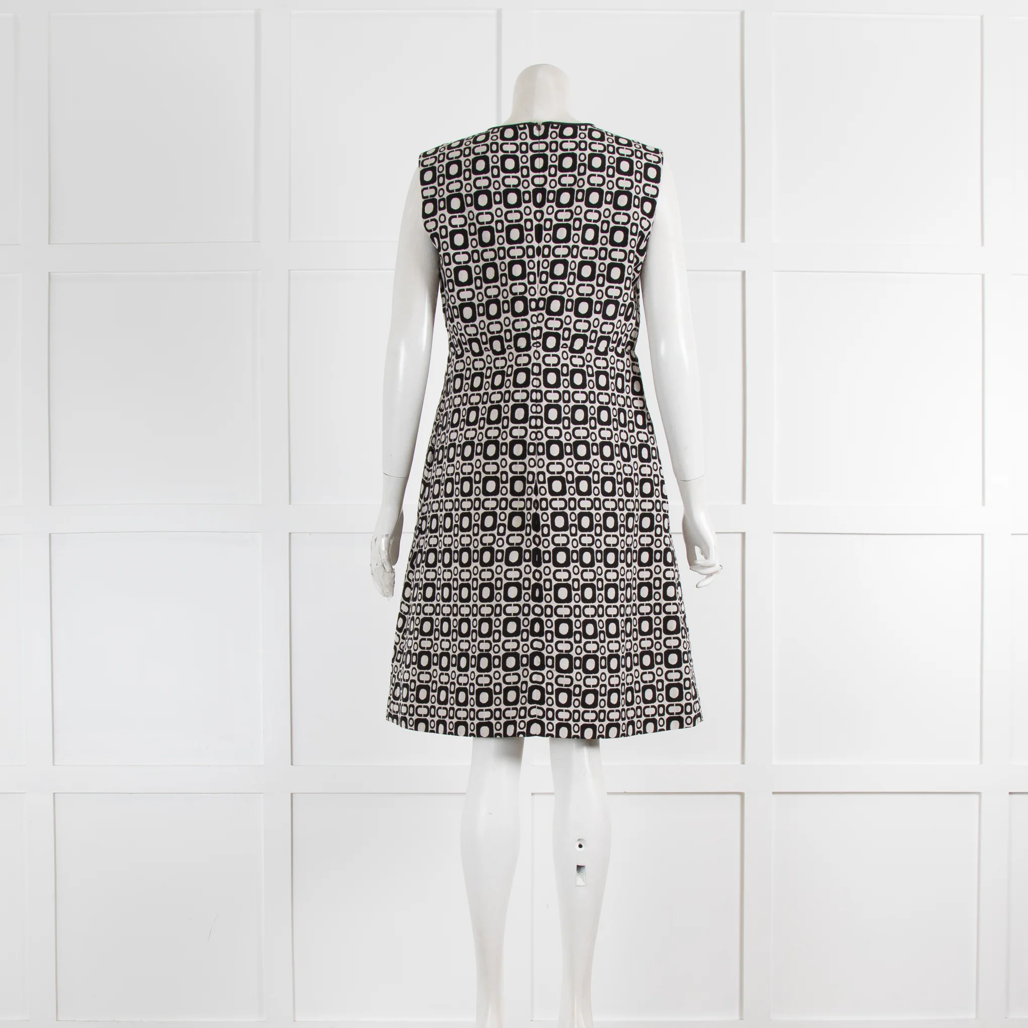S'Max Mara White Black Retro Print Sleeveless Dress - Image 3