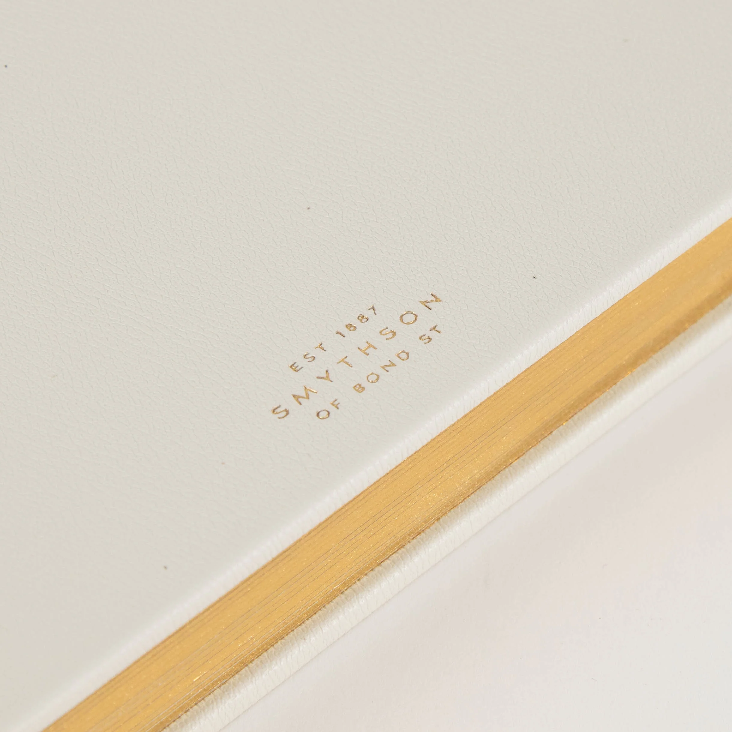 Smythson White Leather Hardbound Medium Guest Book - Image 3