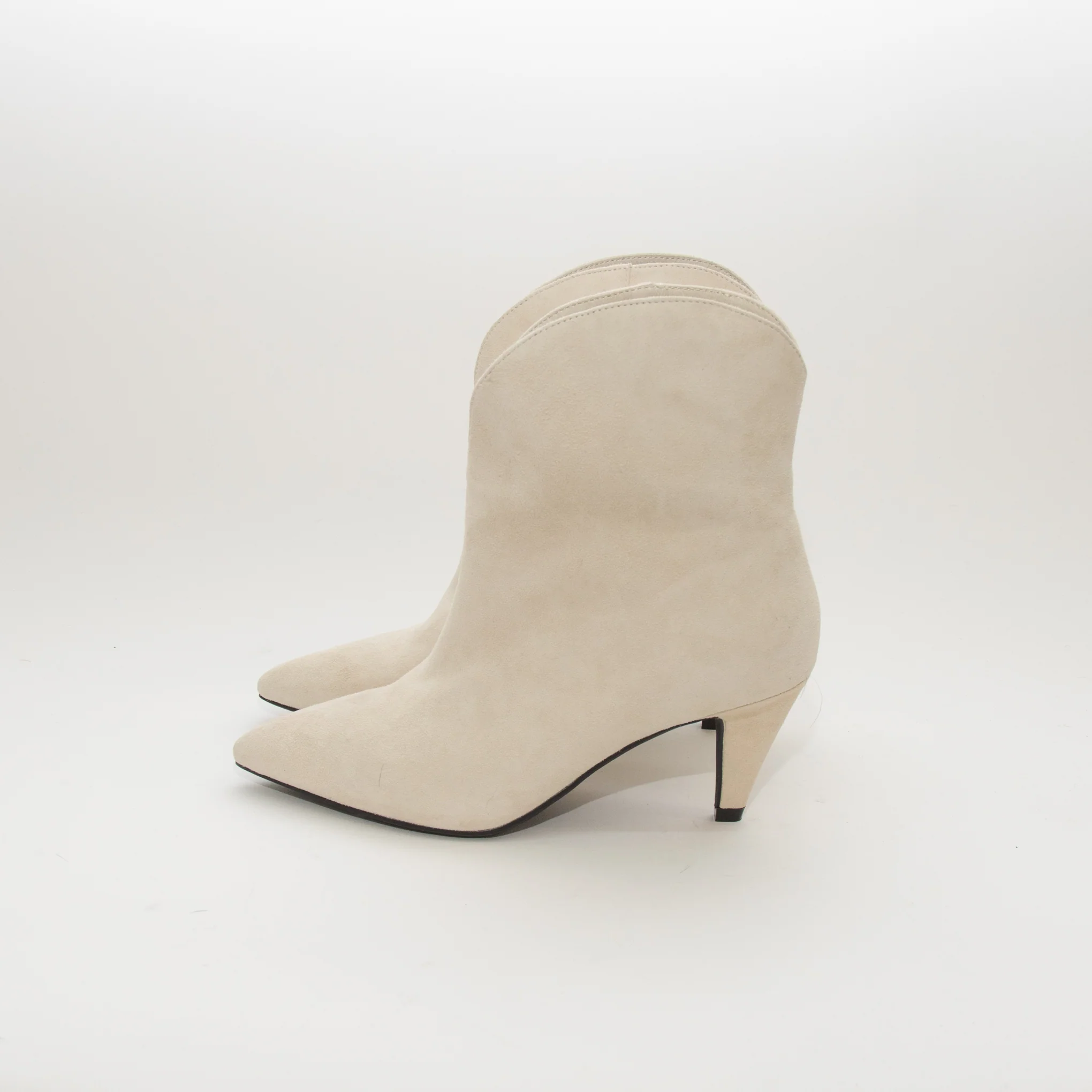 Sofie Schnoor Cream Suede Pointy Ankle Boots - Image 3