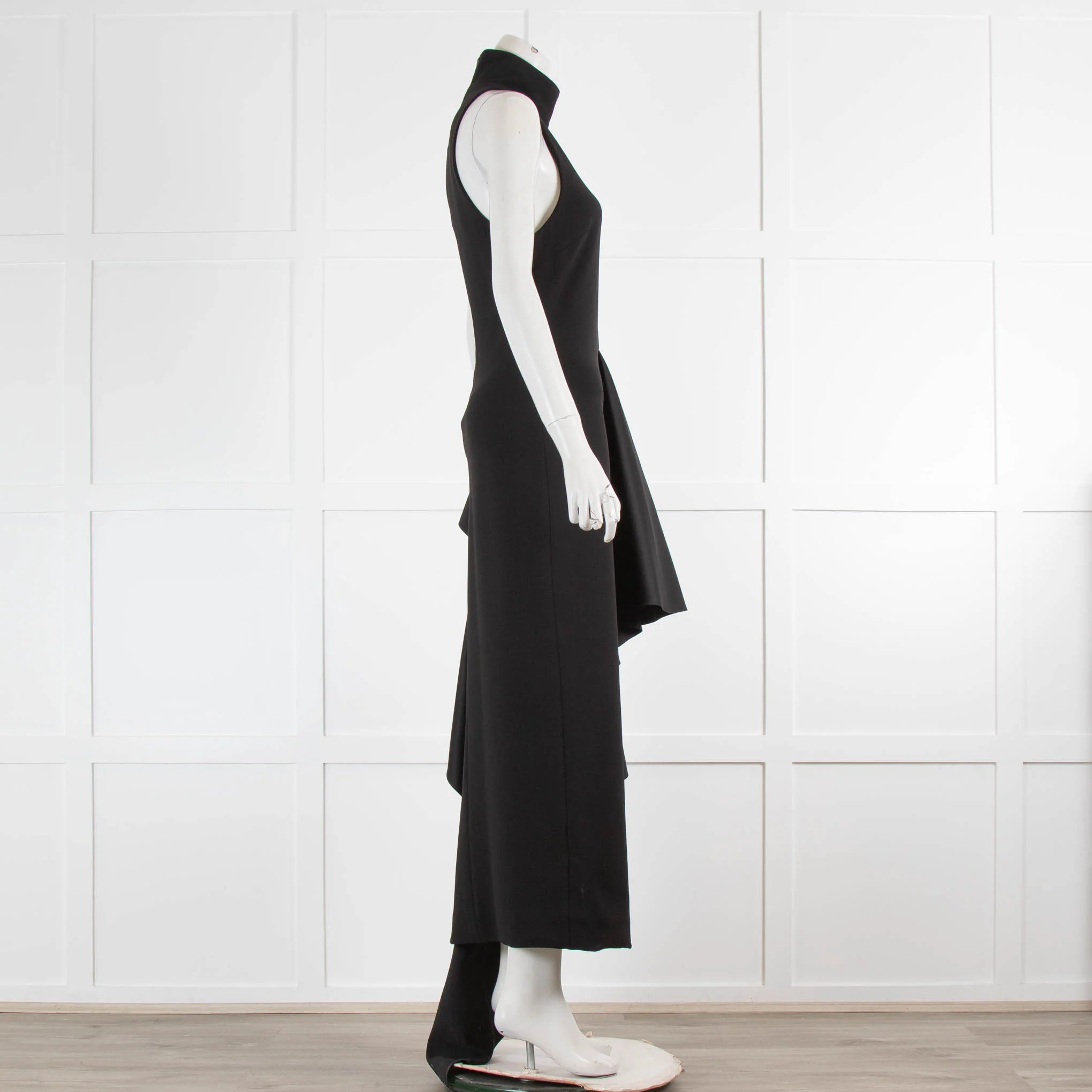 Solace London Black Crepe and Satin Halterneck Asymmetric Evening Dress - Image 2