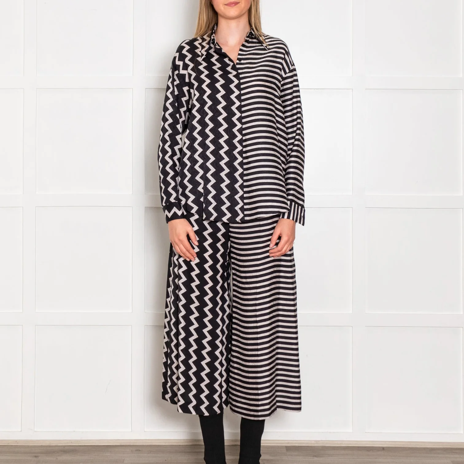 Stella McCartney Black and White Zig Zag Stripe Co-Ord - Image 2