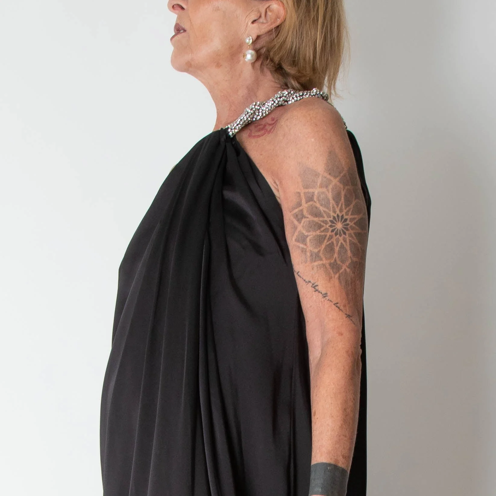 Stella McCartney Black Falabella Crystal Chain Satin One Shoulder Maxi Dress - Image 5