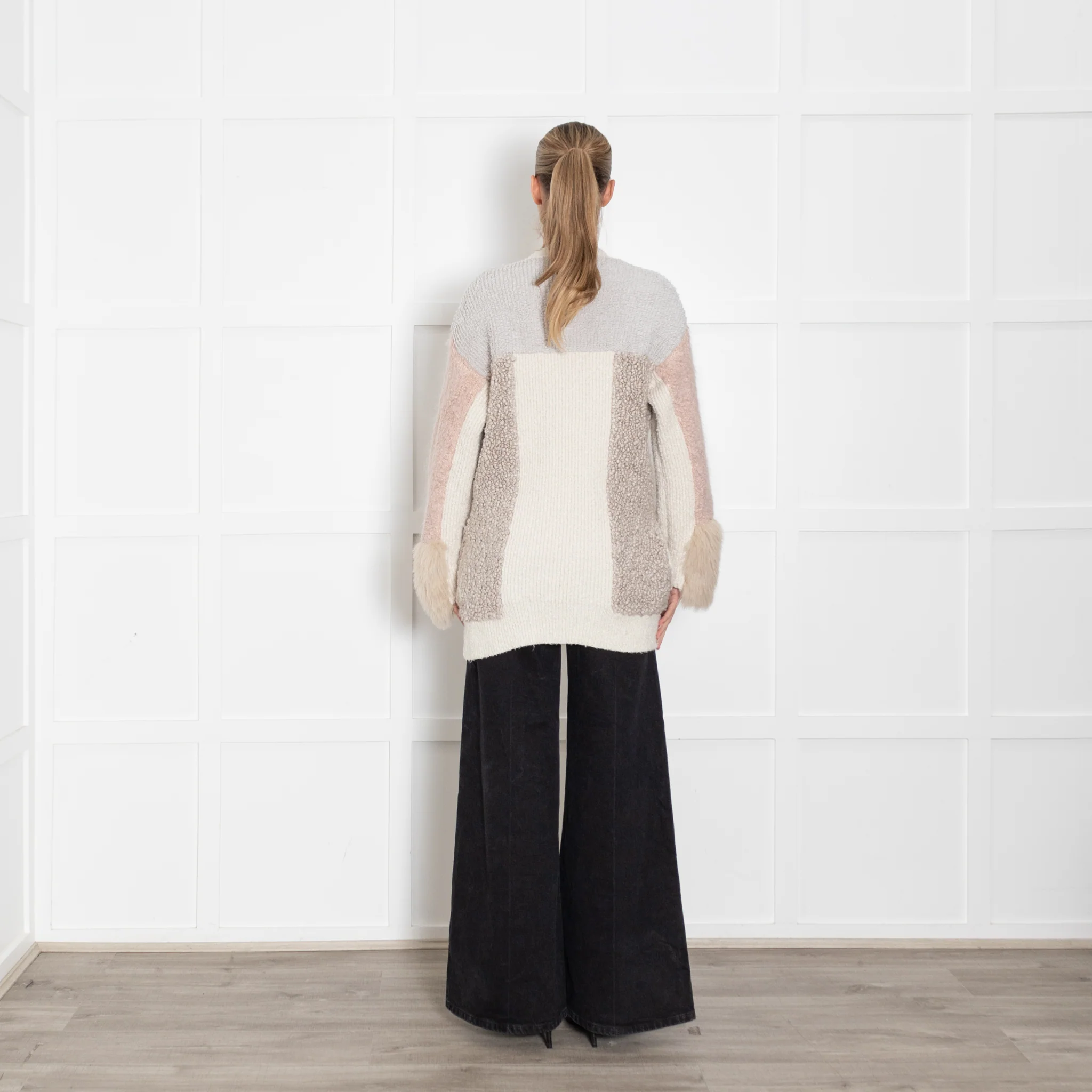 Stella McCartney Grey Pink Cream Textured Long Cardigan With Faux Fur Cuff - Image 5