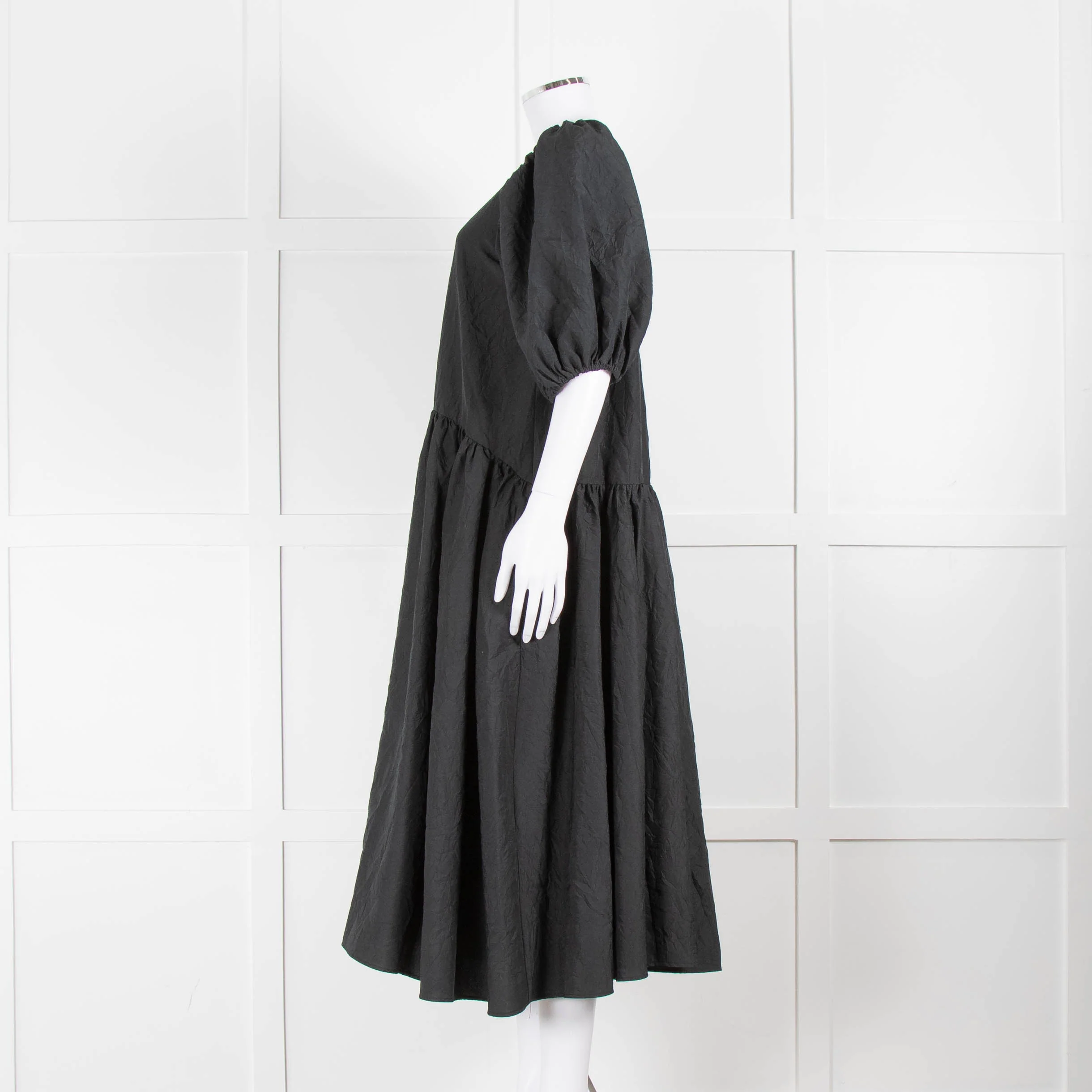 Stine Goya Black Crinkle Tiered Puff Sleeve Midi Dress - Image 7