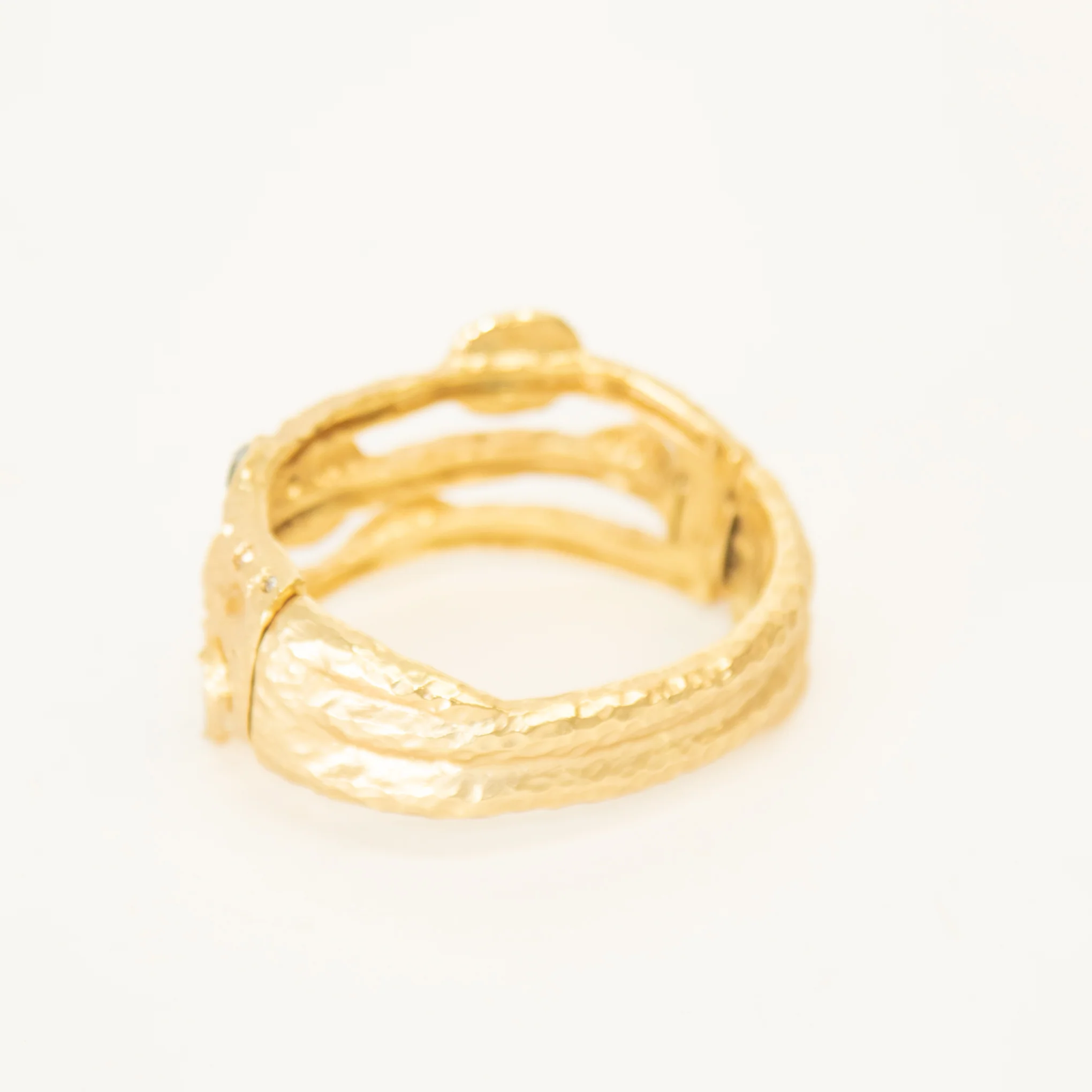 Tat2 3 Band Gold Coin Detail Magnetic Bangle - Image 5