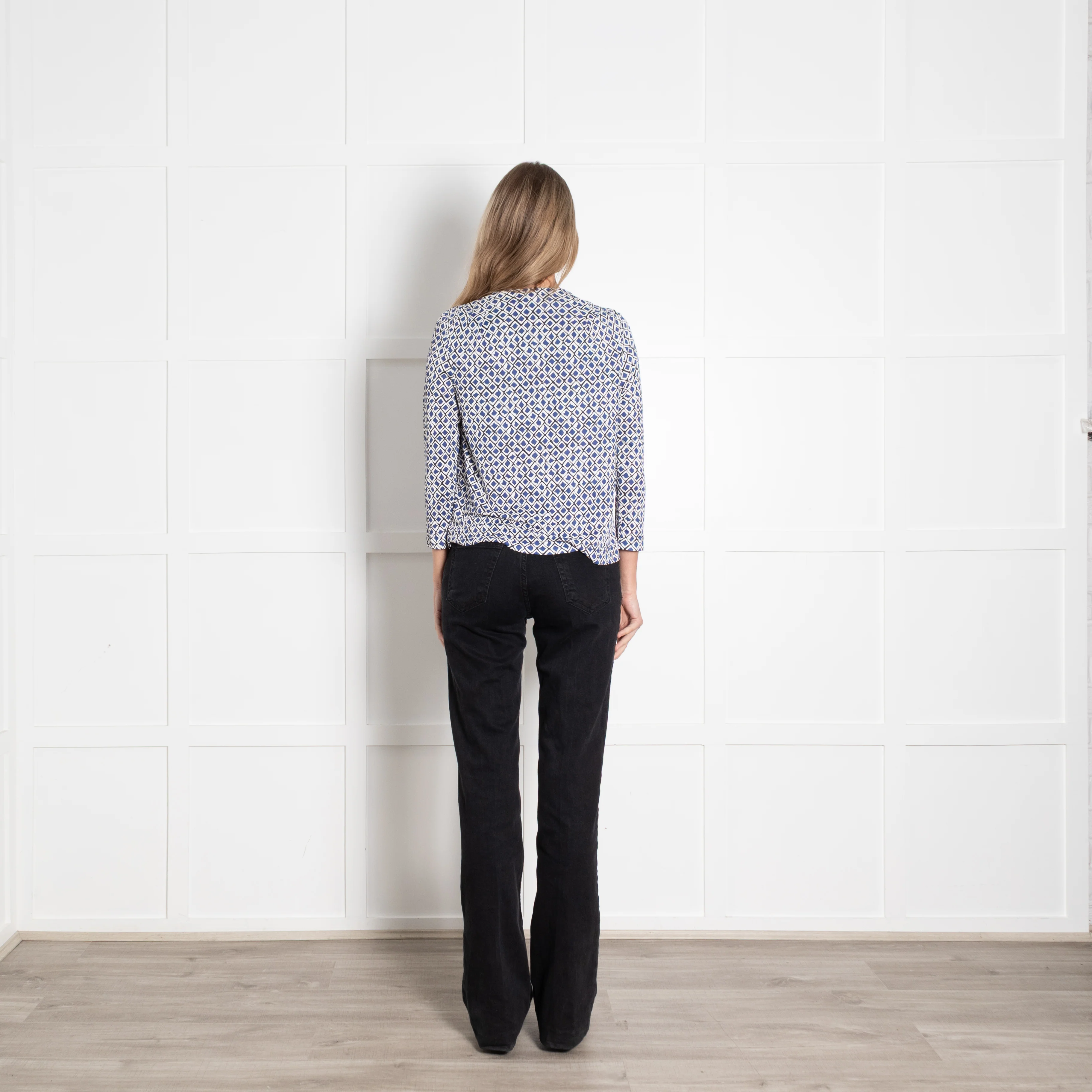 The Fold Blue and White Jersey Blouse - Image 5