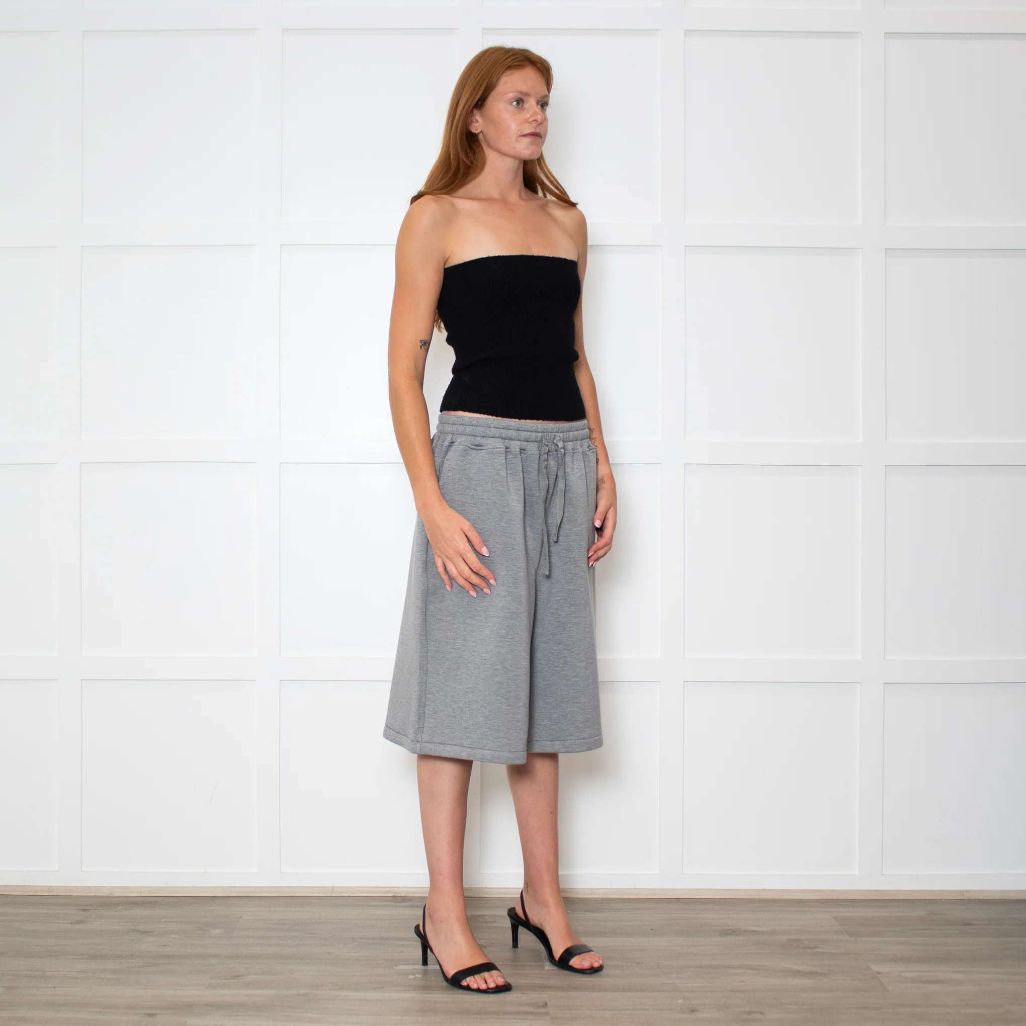 The Frankie Shop Rian Grey Jersey Sweatshorts - Image 7
