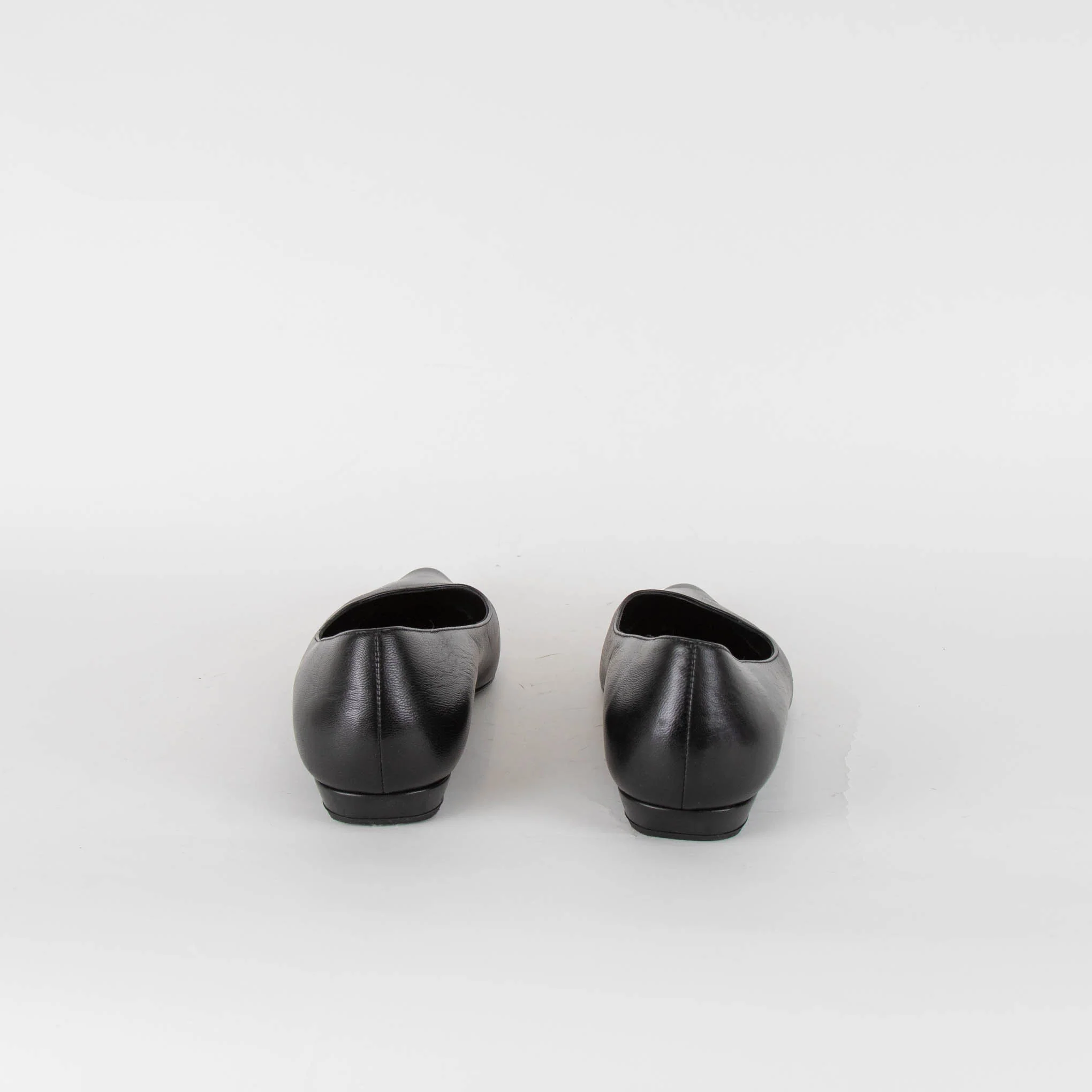 The Row Black Leather Pointed Flat Shoes - Image 5